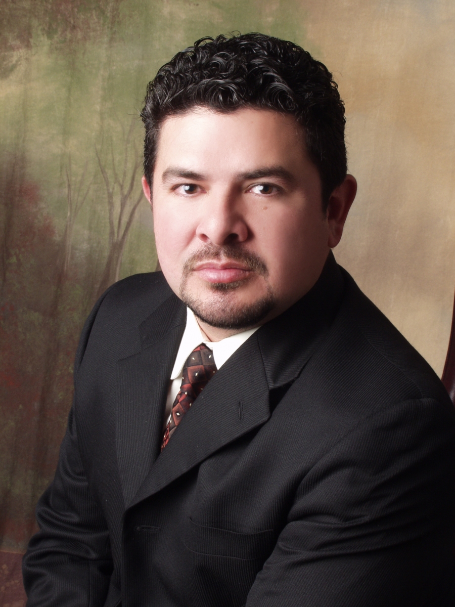 juan hernandez photo.jpg
