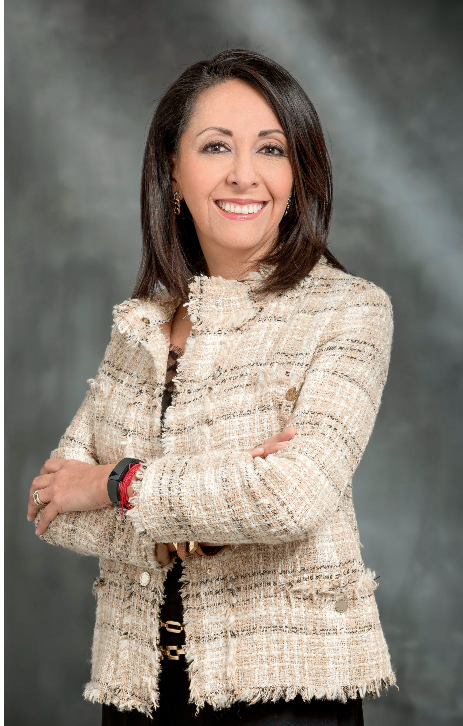 SILVIA DAVILA: THE MASTERMIND BEHIND SELLING EVERYTHING