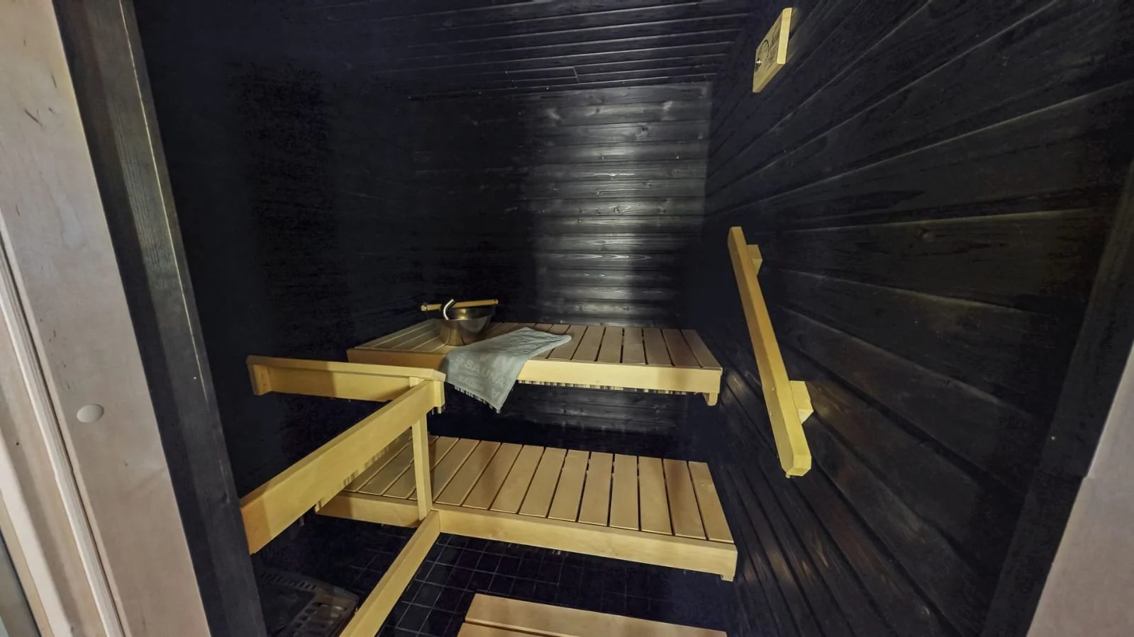 chalet_08.jpg