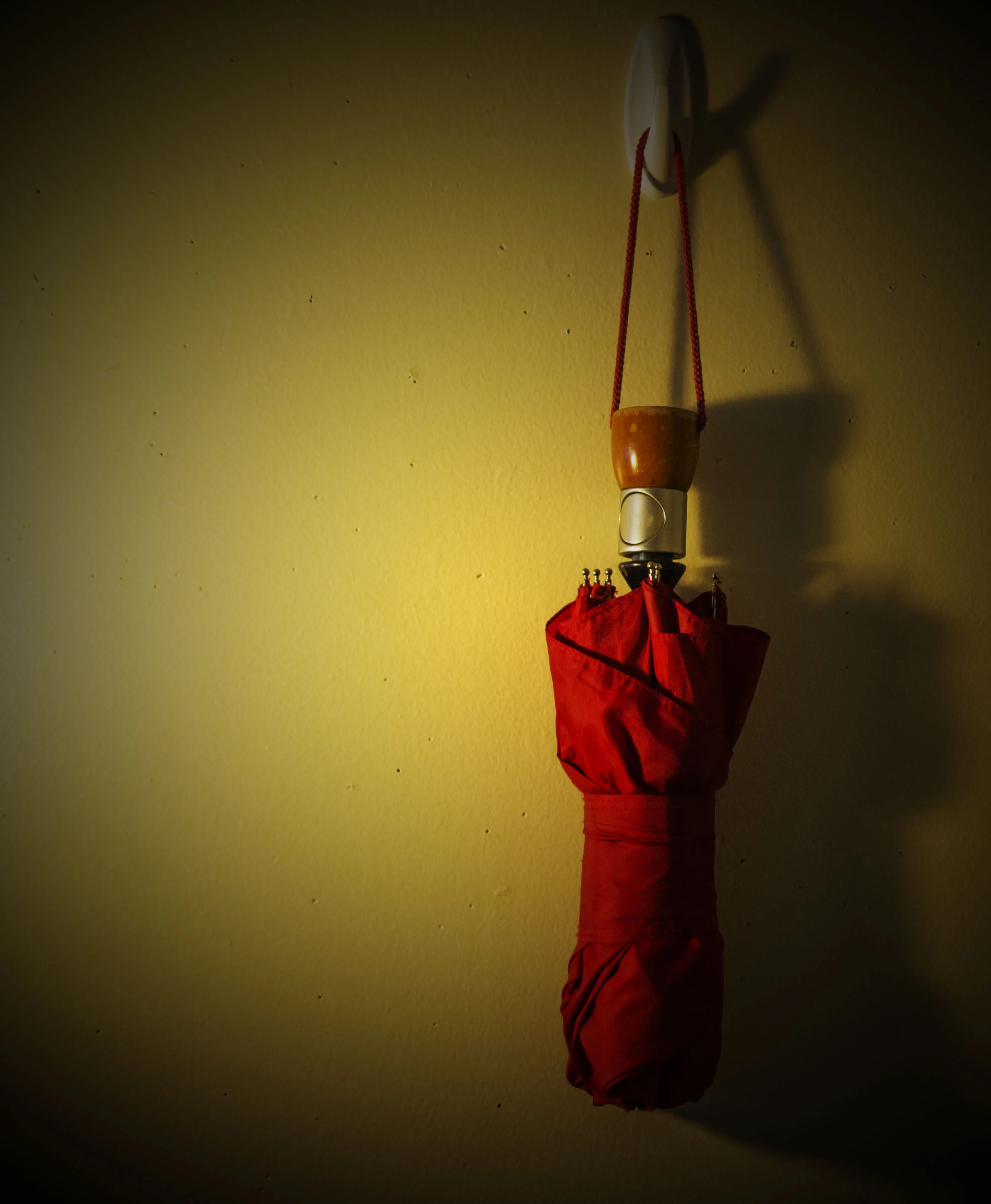 RED UMBRELLA.gif