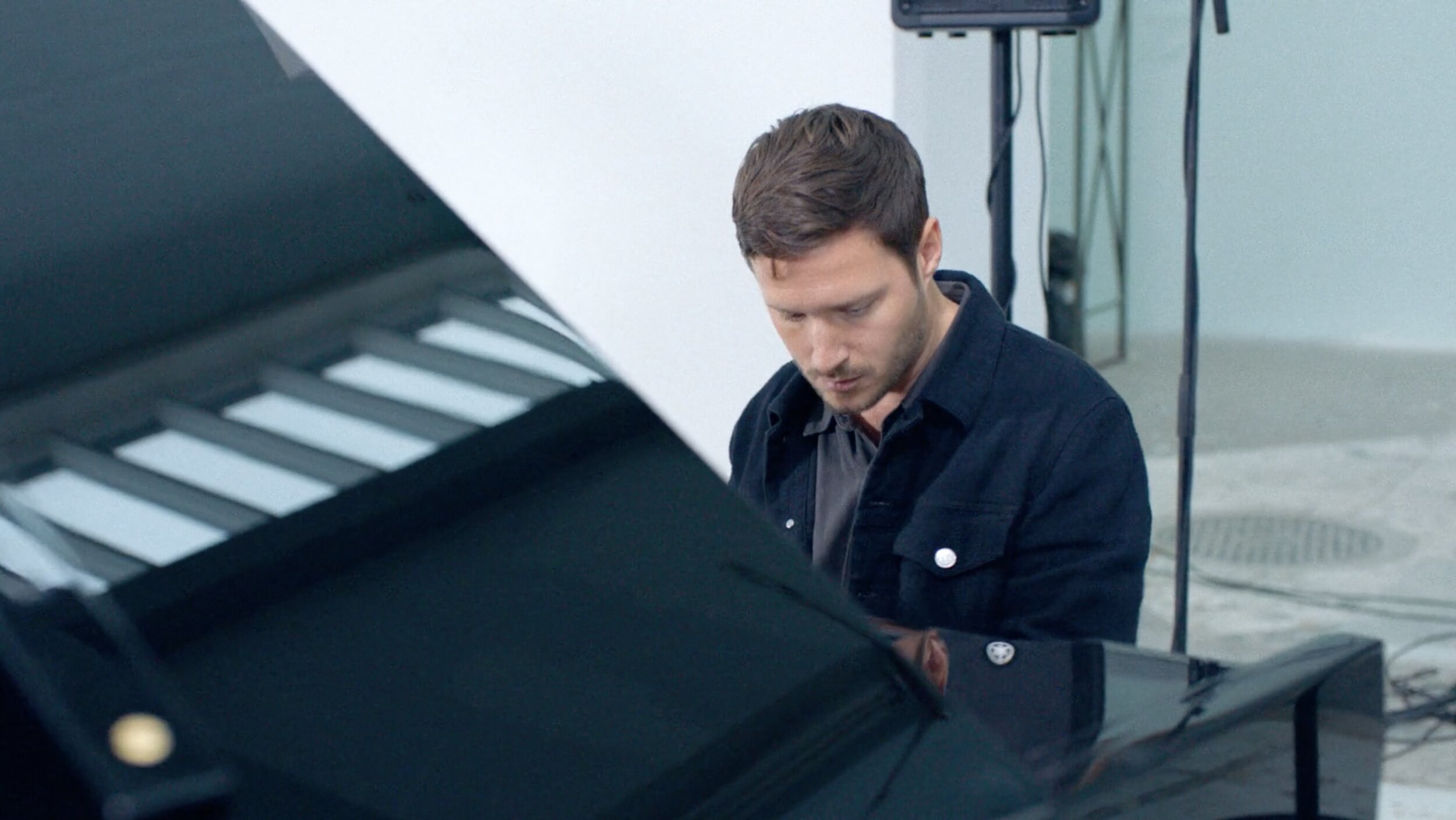 AUGUST ROSENBAUM - Piano Improvisation #4