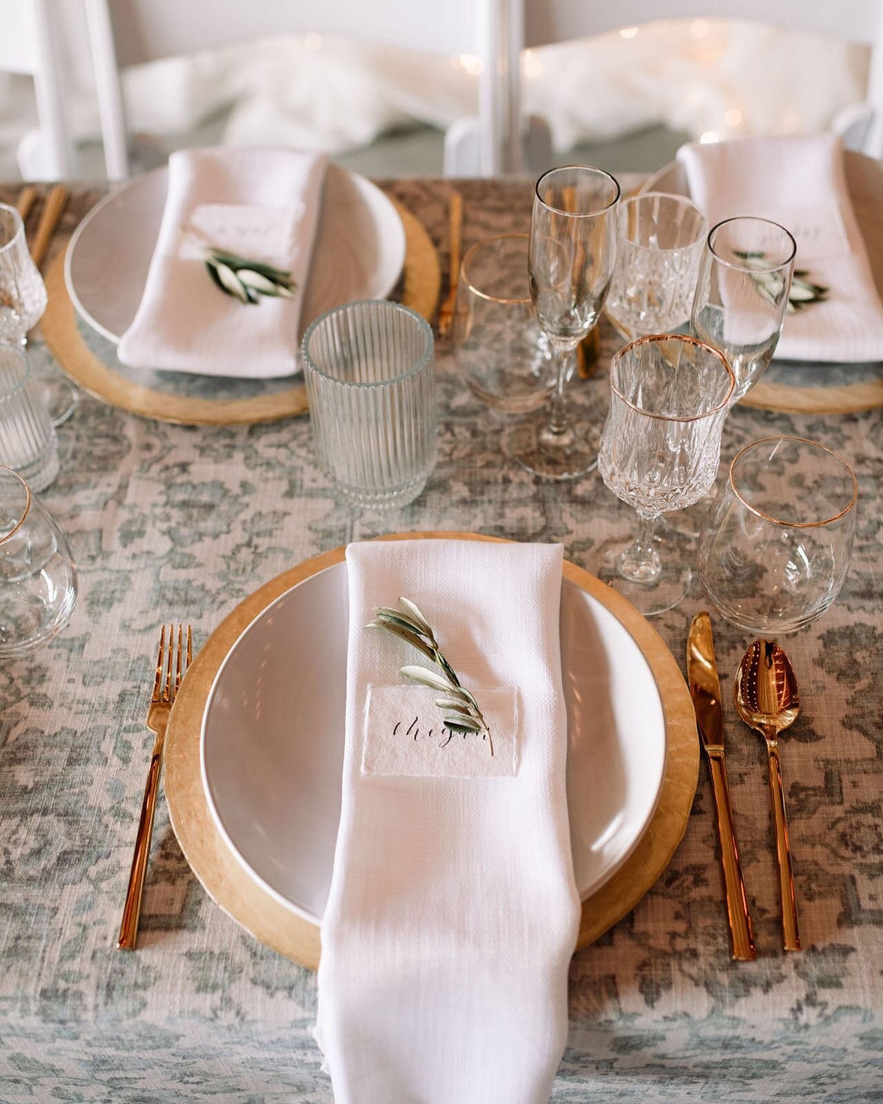 Romantic layers of ivory, sage green and gold for this head table. 
.
Photo @kristinjeanphotographer 
Design @better2gather 
Floral @macsfloral 
Venue @tworiverslodge 
Linens @bbjlatavola