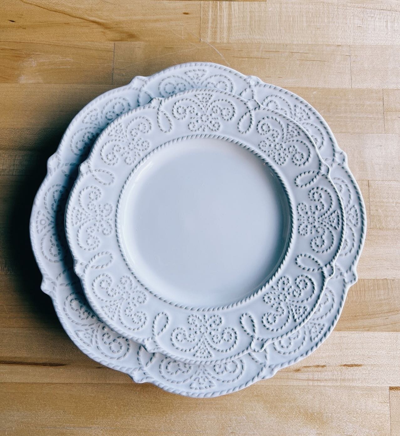 Ornate edge plates are perfect for those romantic garden inspired weddings but versatile enough for many other styles!