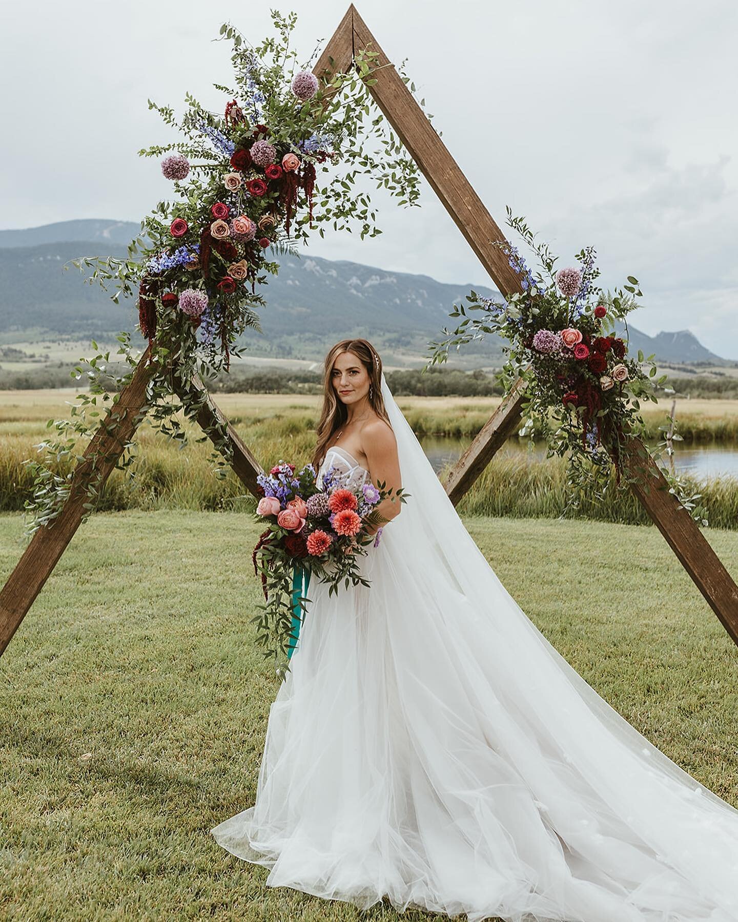 This wedding was one for the books. Not only did the bride make her own wedding dress, but also choreographed a first dance with her mom!  Talk about celebrating. 
.
We had such a great time meeting and executing the florals for this summer Red Lodge