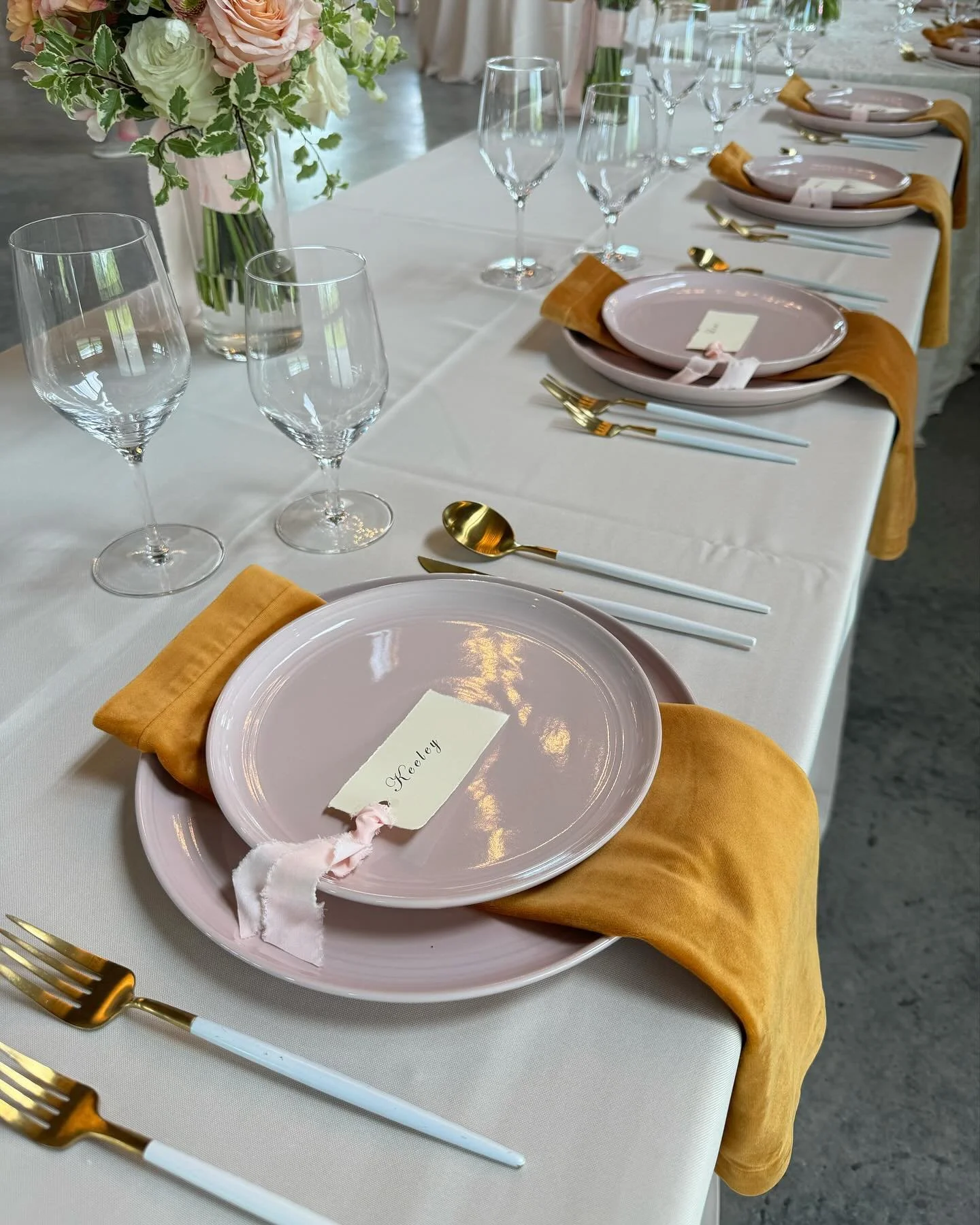 Pinky plates for this gorgeous wedding @foxfieldsweddingsandevents