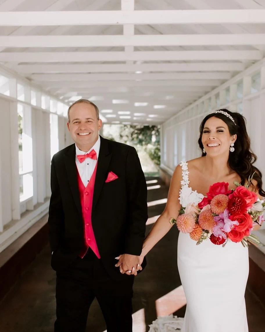 Bright, bold cheerful.  This gorgeous saturated palette was the perfect combo for this black tie affair! 
.
@collettejoyphoto
@misty_salonavalon.mt
@belleenblancmt