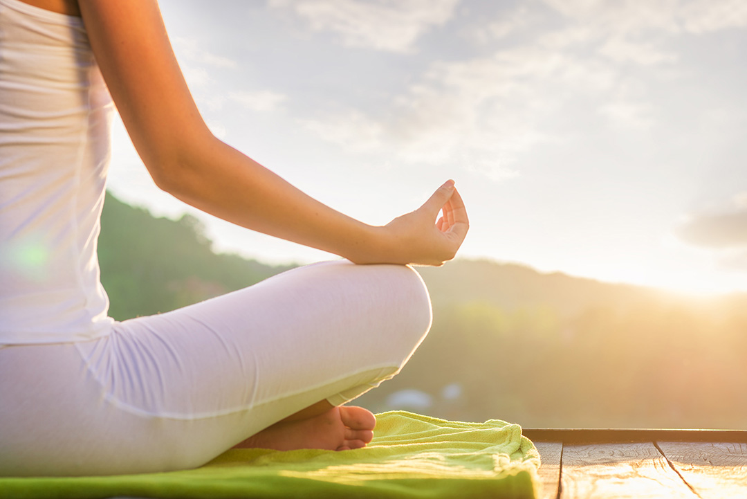 iStock-493535728-Yoga-at-waterside_web-1080px.jpg