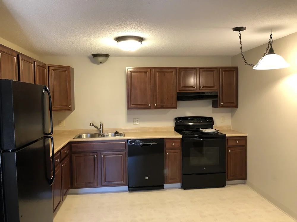 Parkwood — Parkwood & Park Place Apartments 681 Park Avenue \ Keene, NH