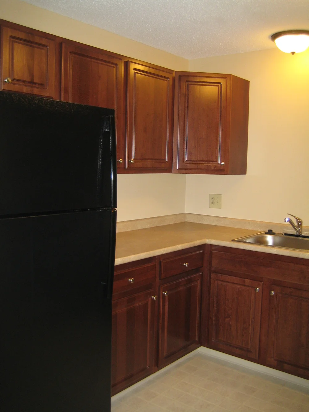 Parkwood — Parkwood & Park Place Apartments 681 Park Avenue \ Keene, NH