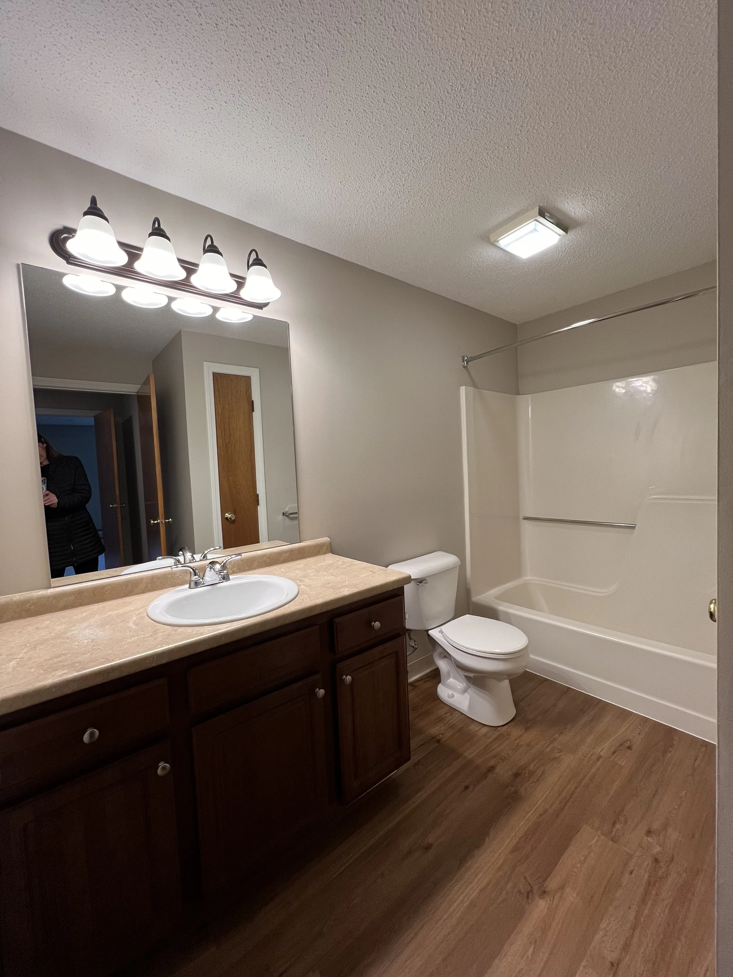 Parkwood — Parkwood & Park Place Apartments 681 Park Avenue \ Keene, NH 03431 Phone (603)352