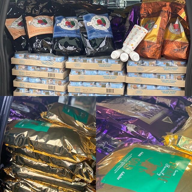 Fluff is proud to support @biggiesbullies with their program to provide pet food to the @pghrestaurantworkersaid through @hungryhippospantry!  This 600 lbs of food will help to provide much needed assistance to restaurant industry workers who have lo