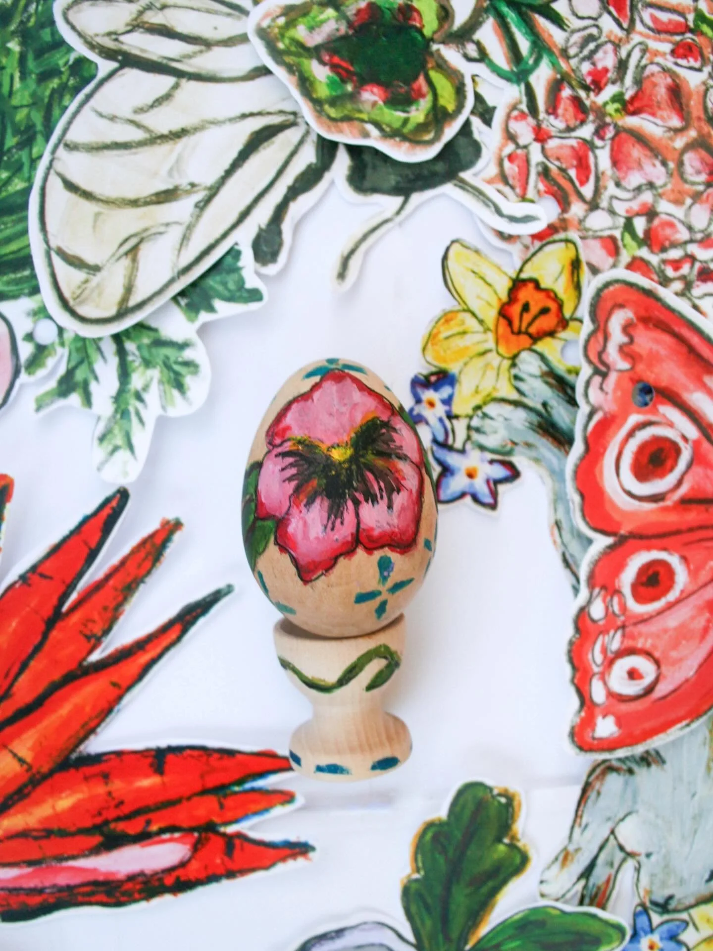 📣Email List Friends: This little 🥚🌸 sold there are still 3️⃣ remaining!🛍️ and 1️⃣ garland left!📣

30 minutes until the collection goes live!⏰