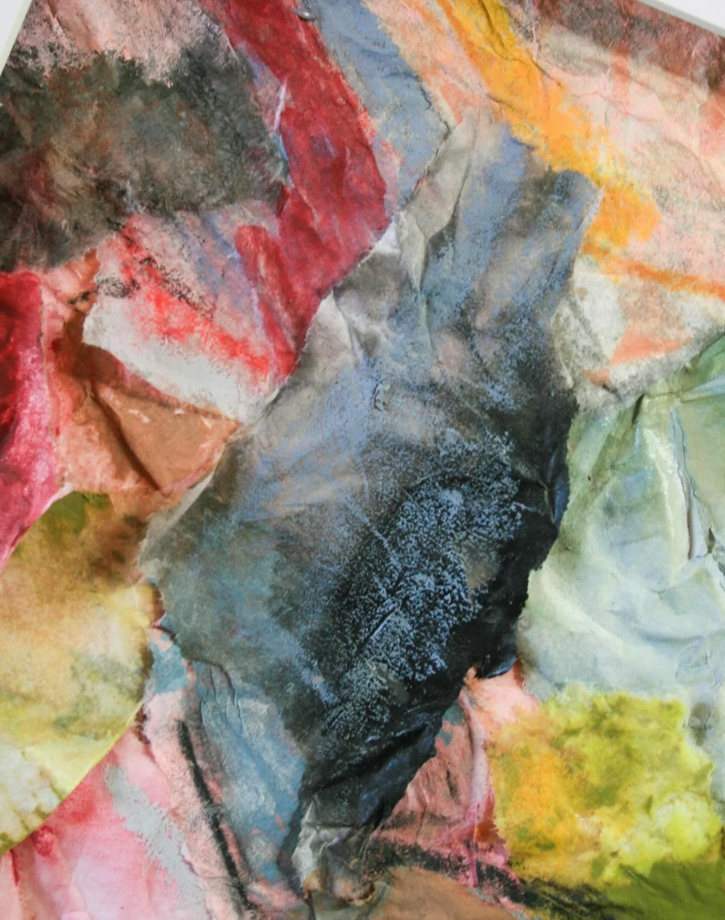 If you love the large mixed media piece in my previous post, I still use one smaller guy available!✨🖼️ DM for inquiries or link in bio to shop! 🎨

🏷️ Mixed media art, colorful art, abstract art, Kentucky artist