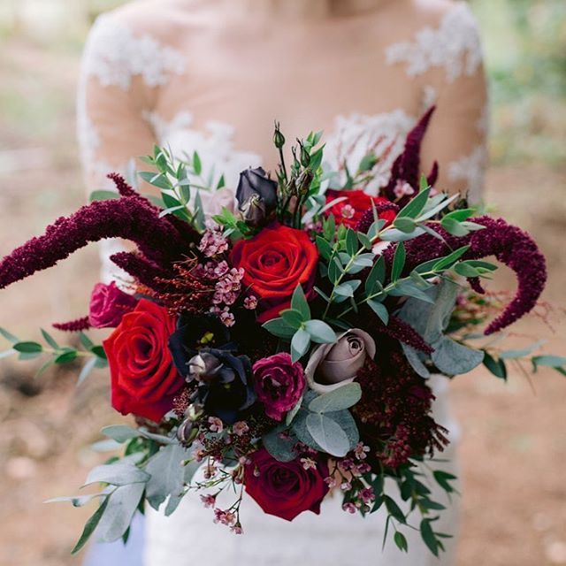 I love this bouquet by @barvasandjames So wintery and festive.

#weddingflowers #weddingbouquet #weddingbouquets #bridalbouquet #bridalbouquets #glasgowweddingphotographer #weddingphotographer #weddingflowerinspiration #scottishweddingphotographer #s