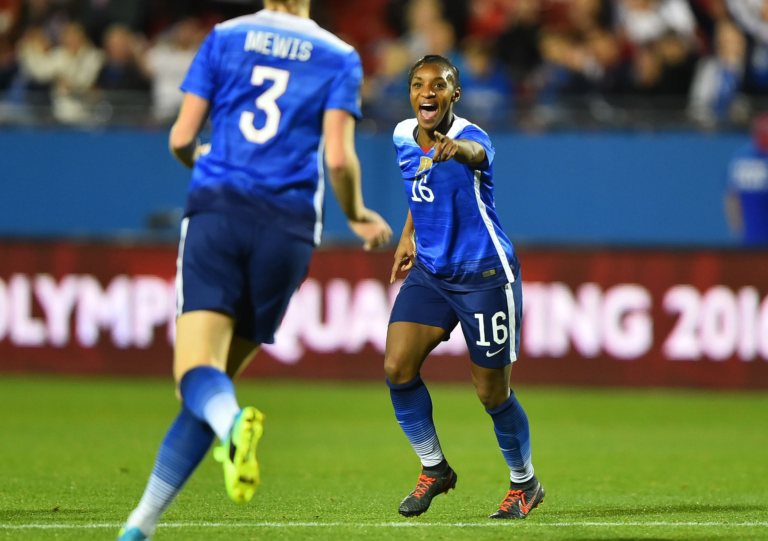 Dunn ties a USWNT record with five goals in a match