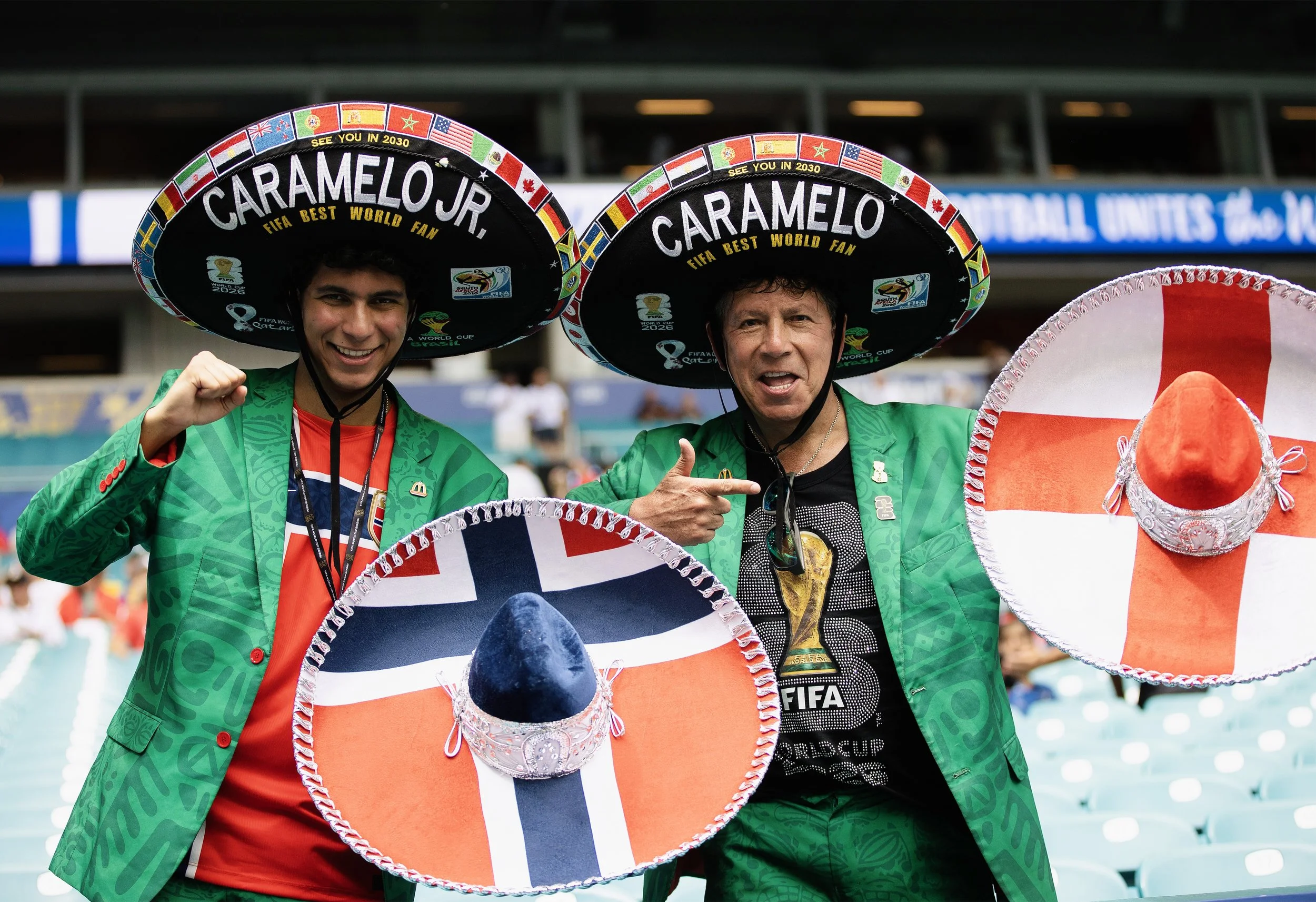 Fans_mp_071126_007.jpg