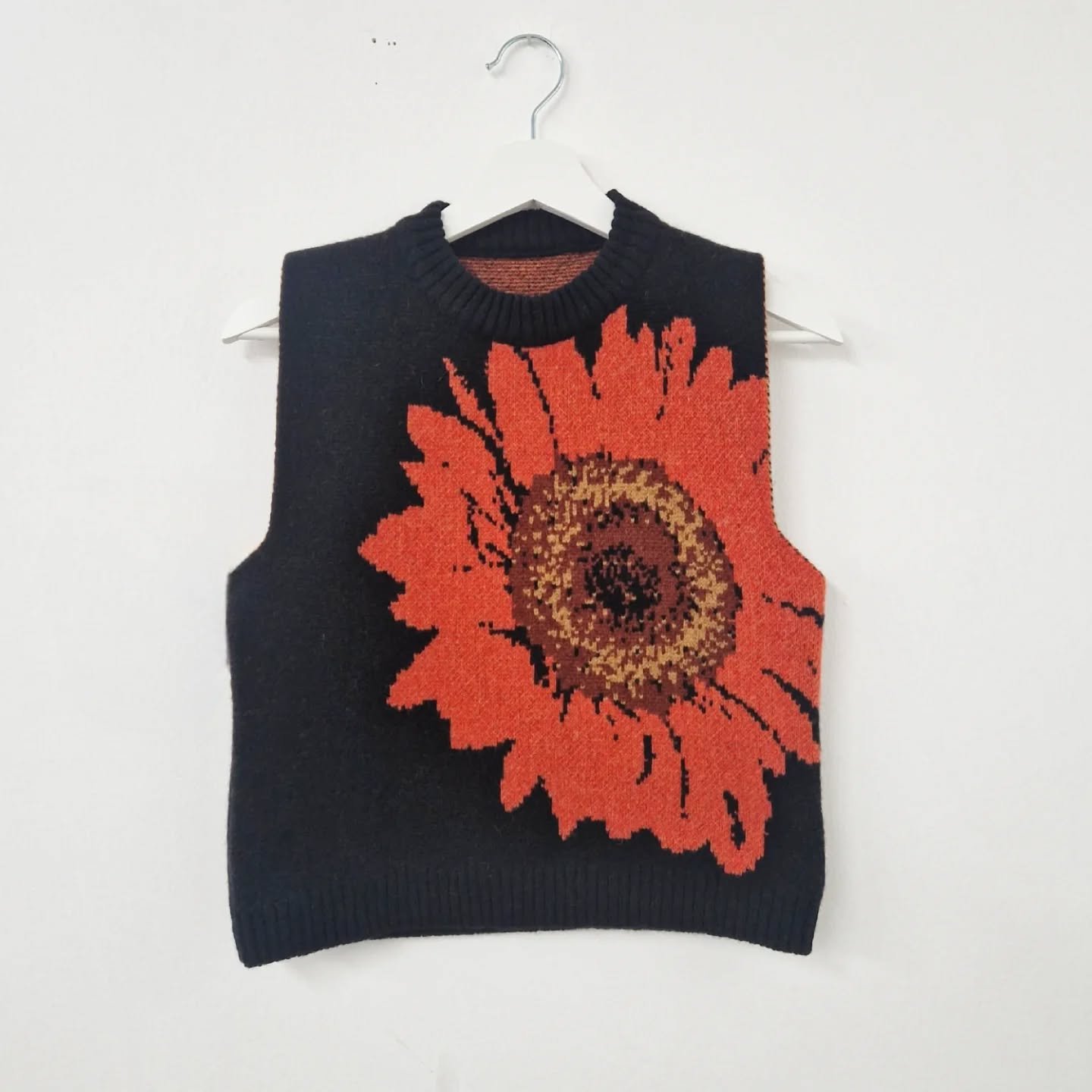 A beautiful custom cropped bloom vest that was picked up by it's new owner this weekend 😍😍
.
This vest was made to the customers measurements and colours. 
.
I worked with the customer from design to production, starting with an email, then video c
