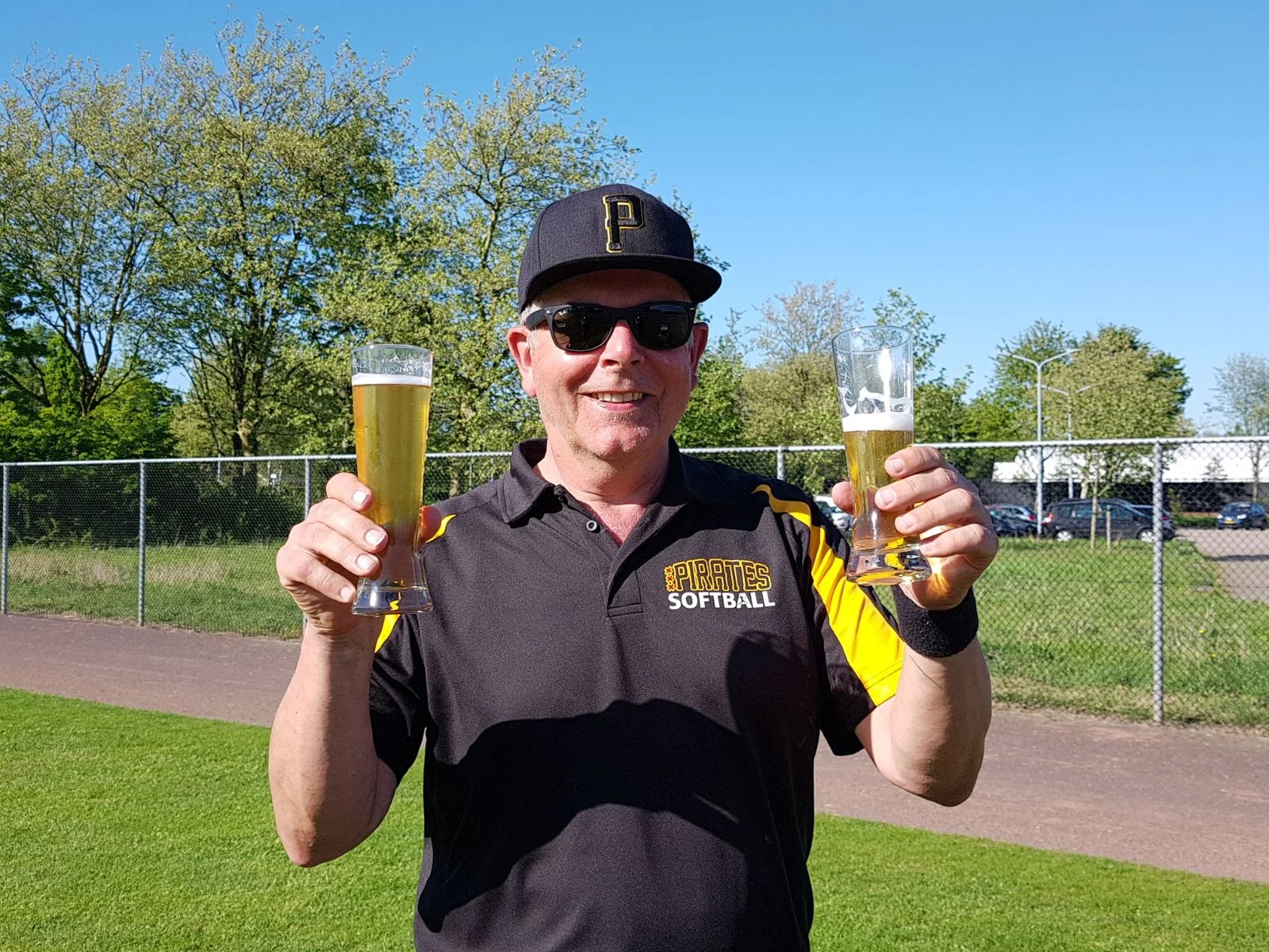 Coach Kees liever twee biertjes....