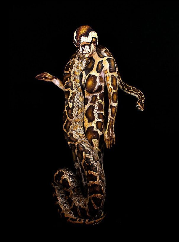 15 Body Paintings of Animals That Completely Hide the Humans