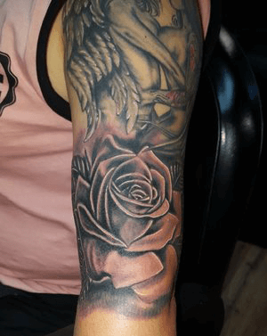 black-and-gray-rose-tattoo.png