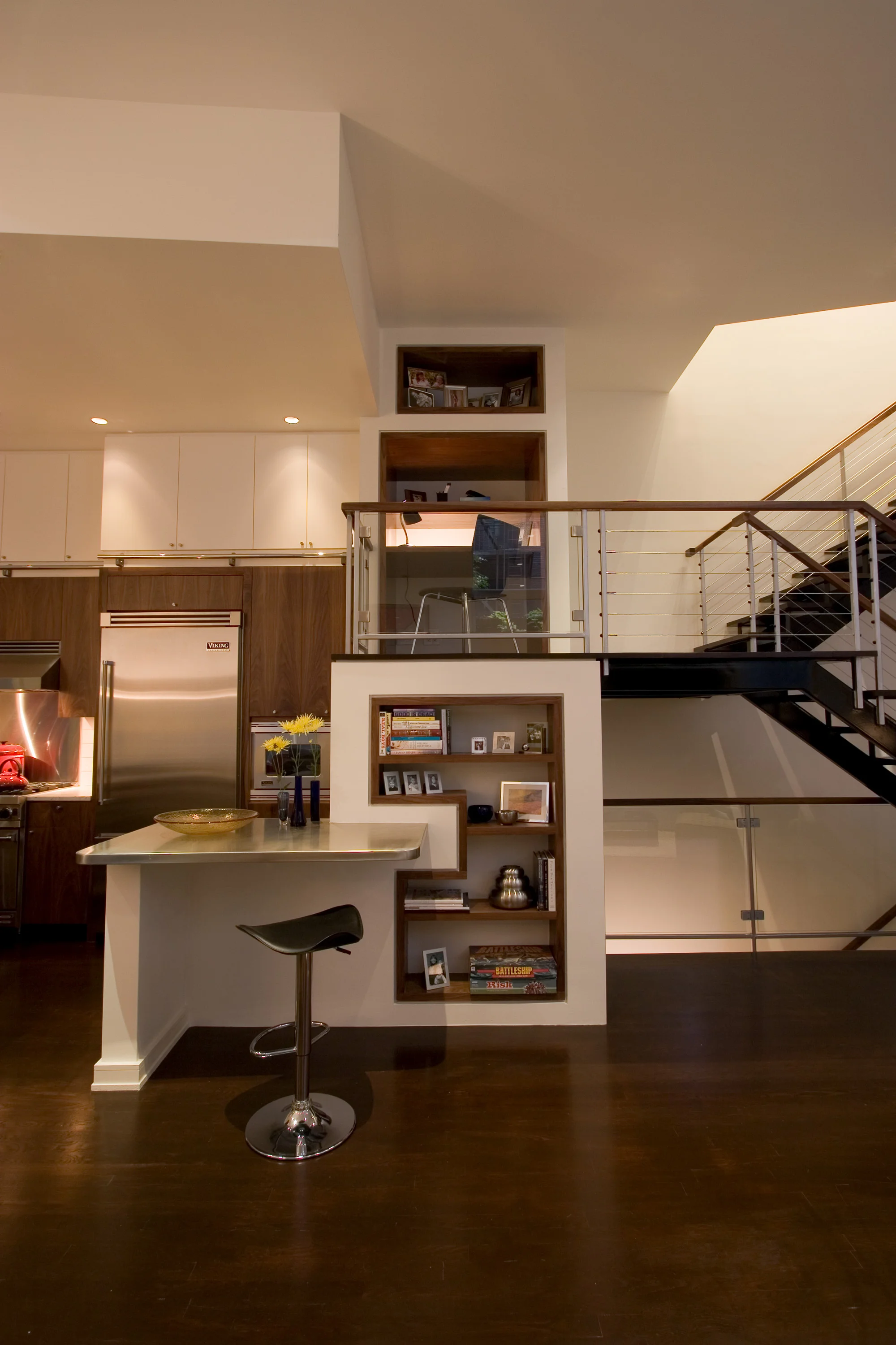 83d7b-modernloftverticalbuilt-in.jpg