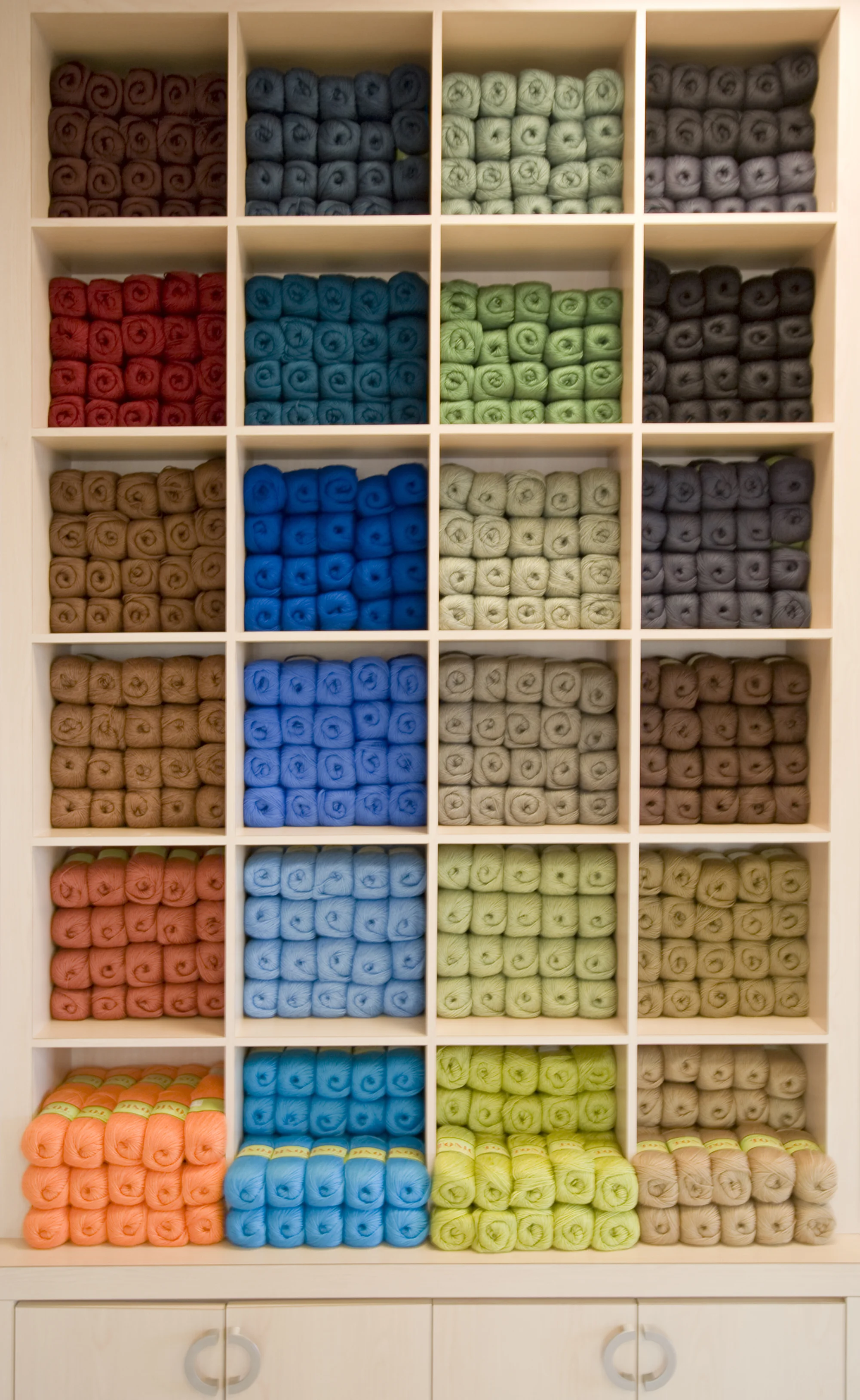 1036e-24-afterknitingroomdetail.jpg
