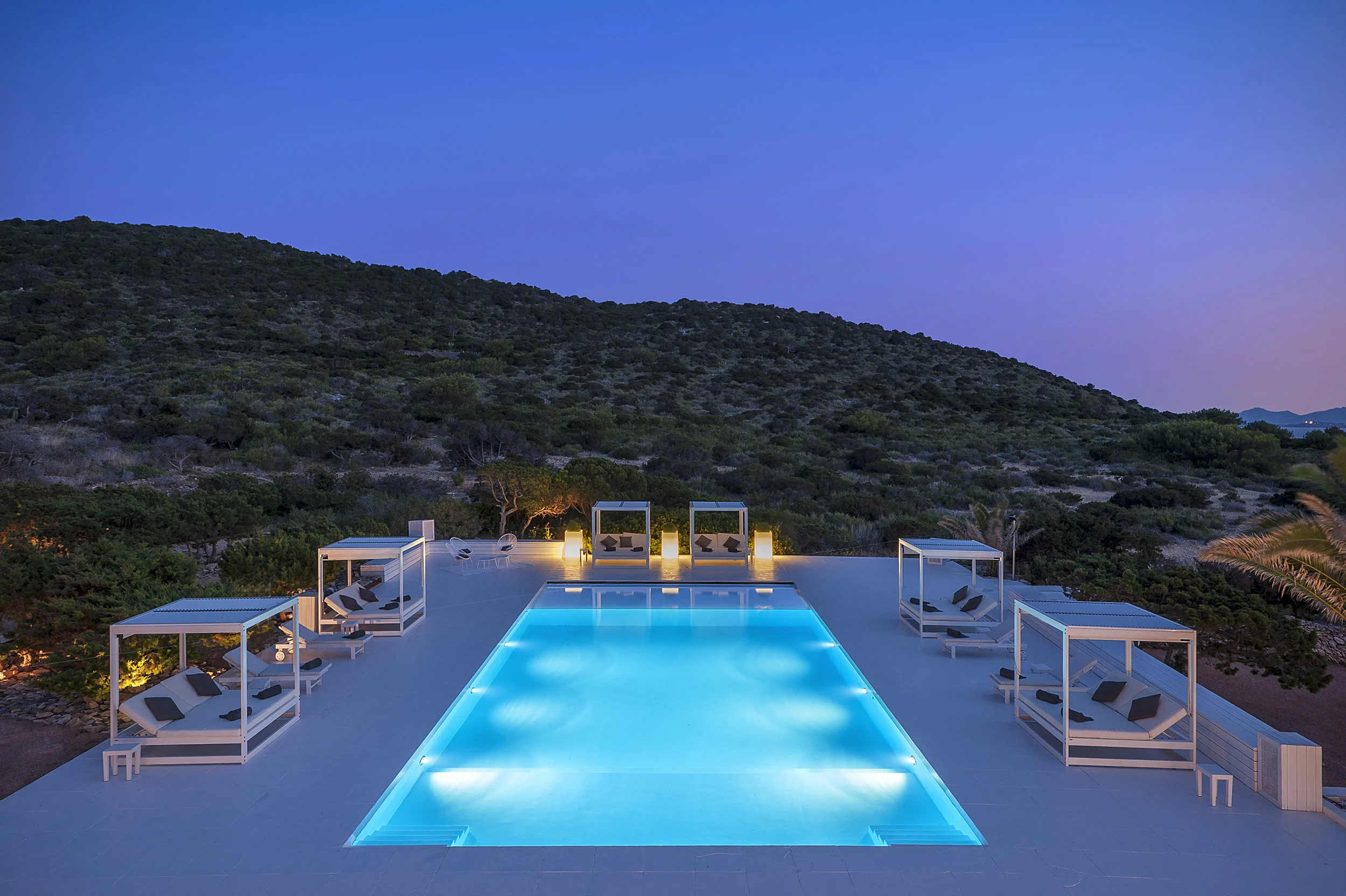Luxurious swimming pool in the magnificent sole villa on TagoMago Island. HD London’s signature destination for all our Lifestyle Management Clients. 