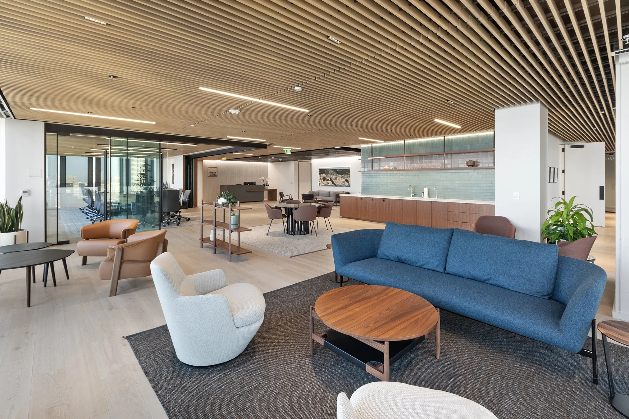 4Embarcadero Common2.jpg