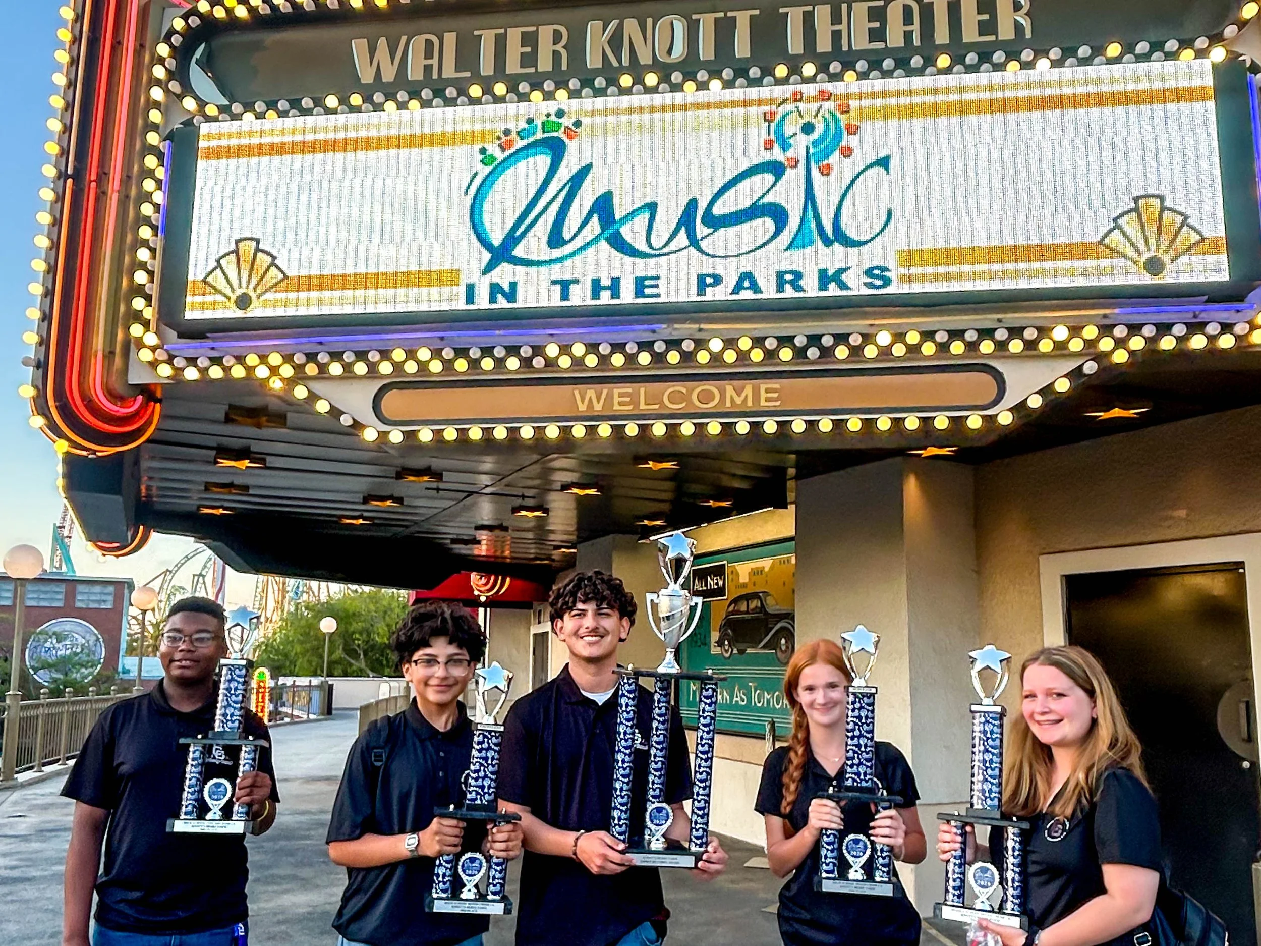 choir at knotts-1.jpg