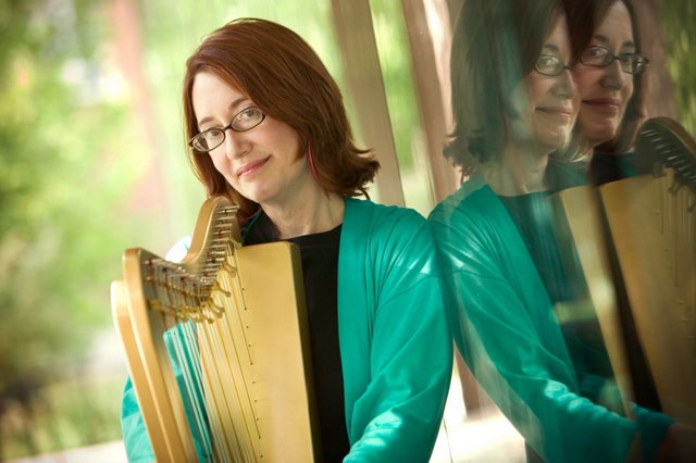 American harpist, Christine Van Arsdale and her Flatsicle™ Harp.