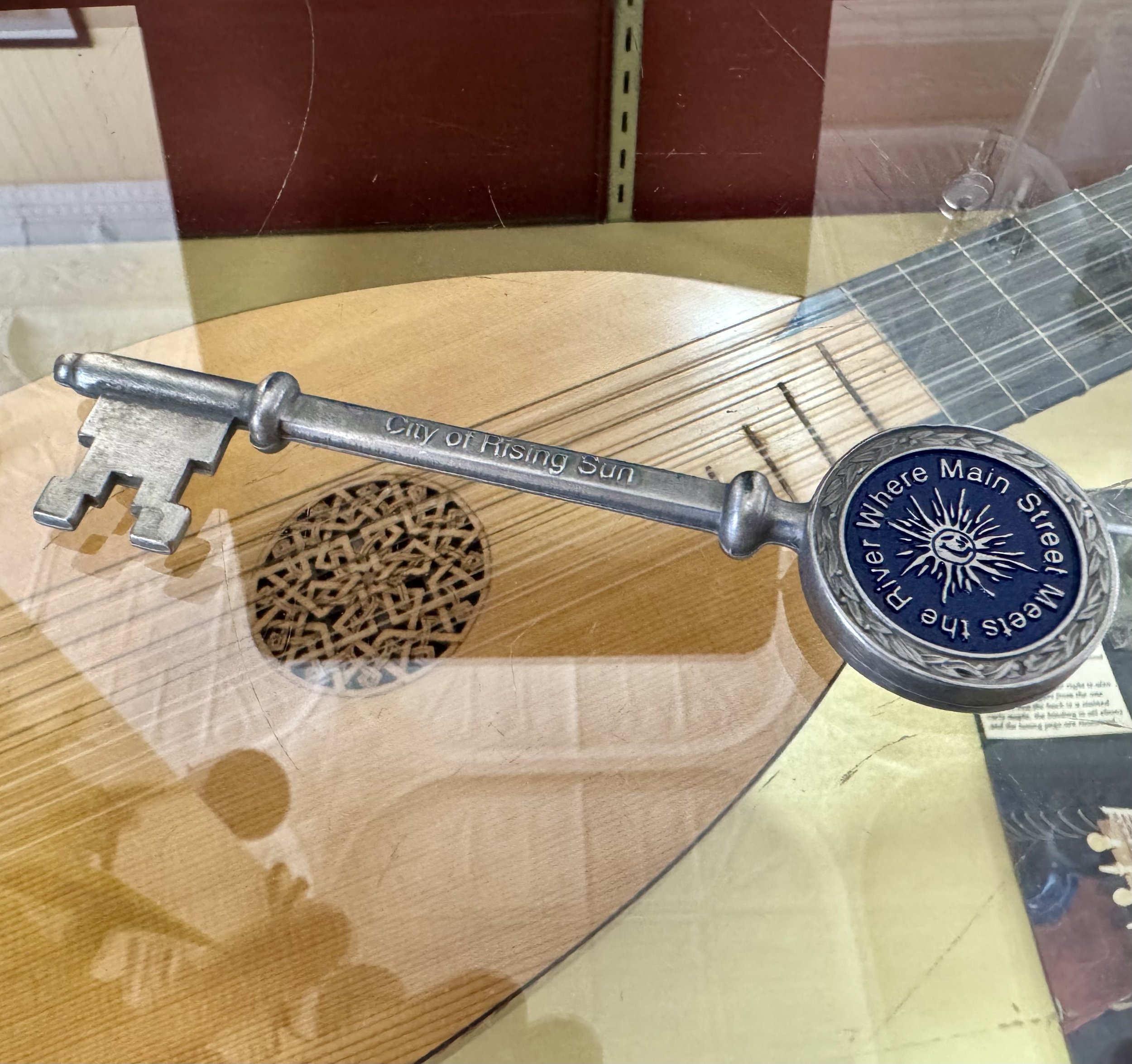 Key w Lute.jpeg