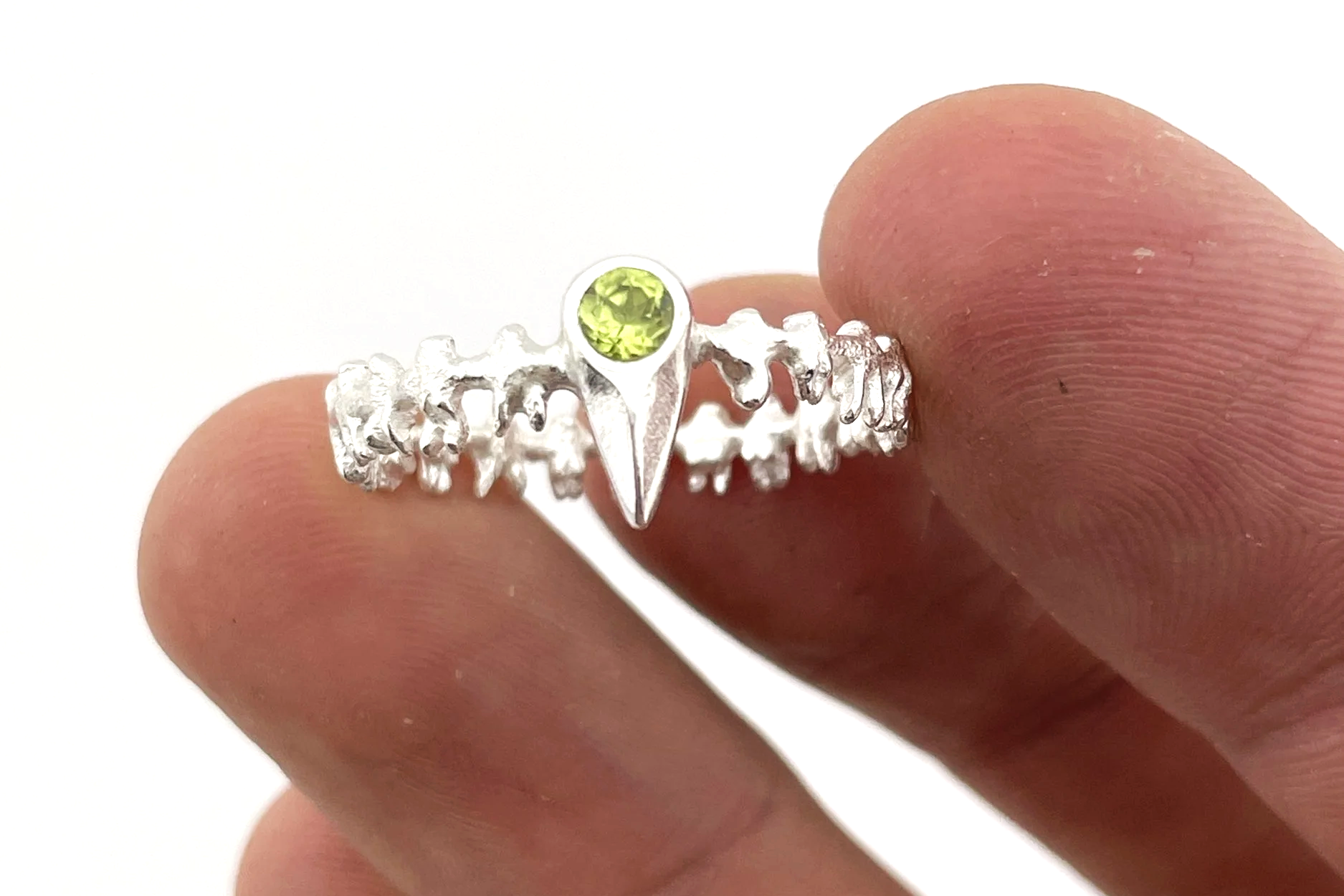 Mini Frolic Ring, Peridot Setting