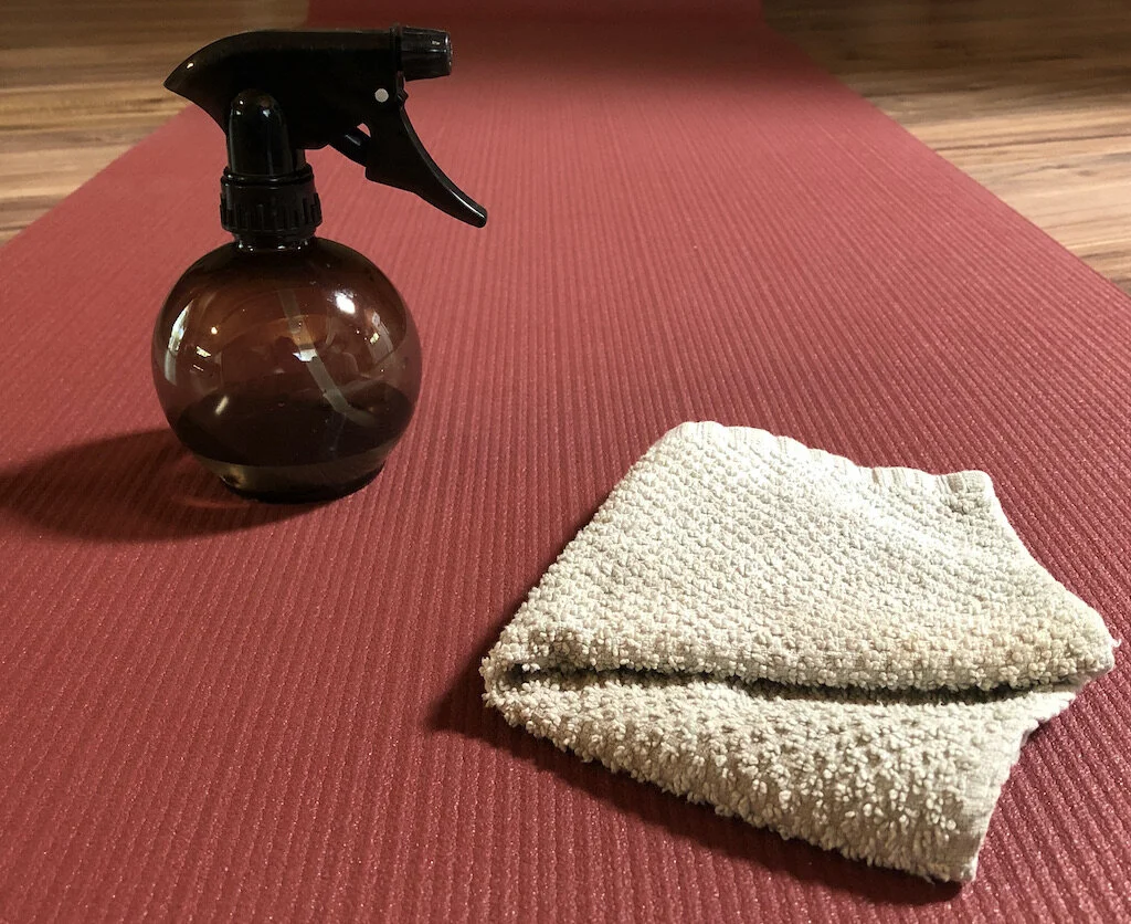 DIY Yoga Mat Cleaning Spray