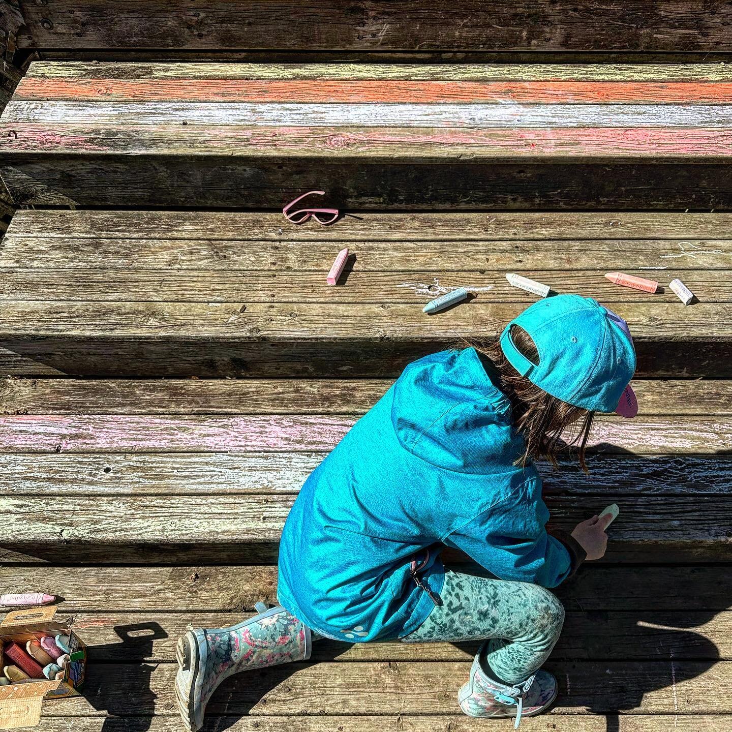 &lsquo;Maman, I&rsquo;m making the steps into a rainbow so they look happy.&rsquo; Happy Friday, friends! 🌈