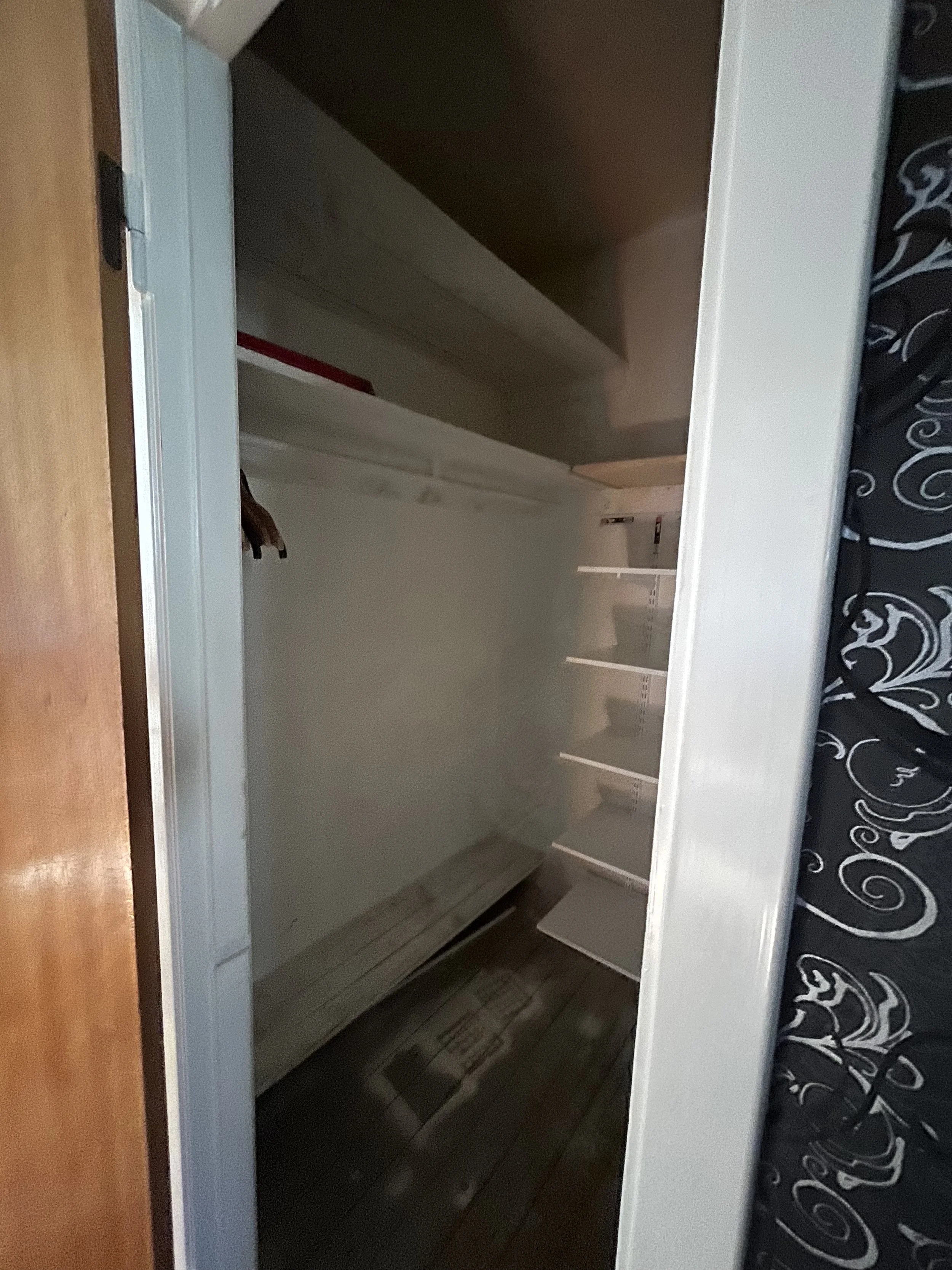 2d._KoÌk:Hall_Badrum1:Garderob2.png