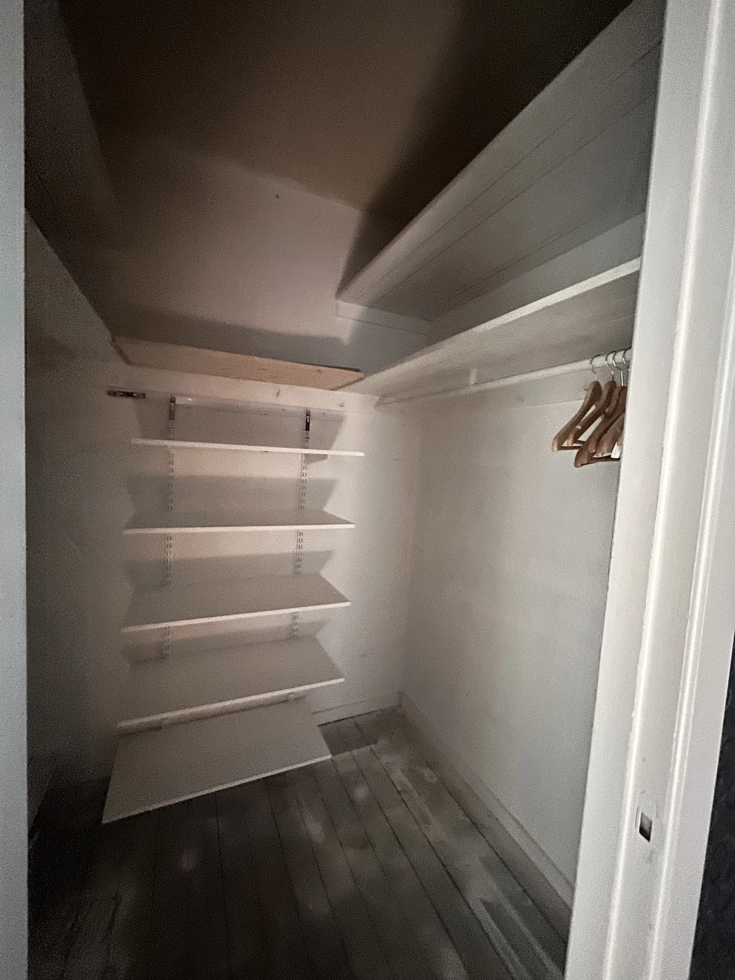 2d._KoÌk:Hall_Badrum1:Garderob3.png