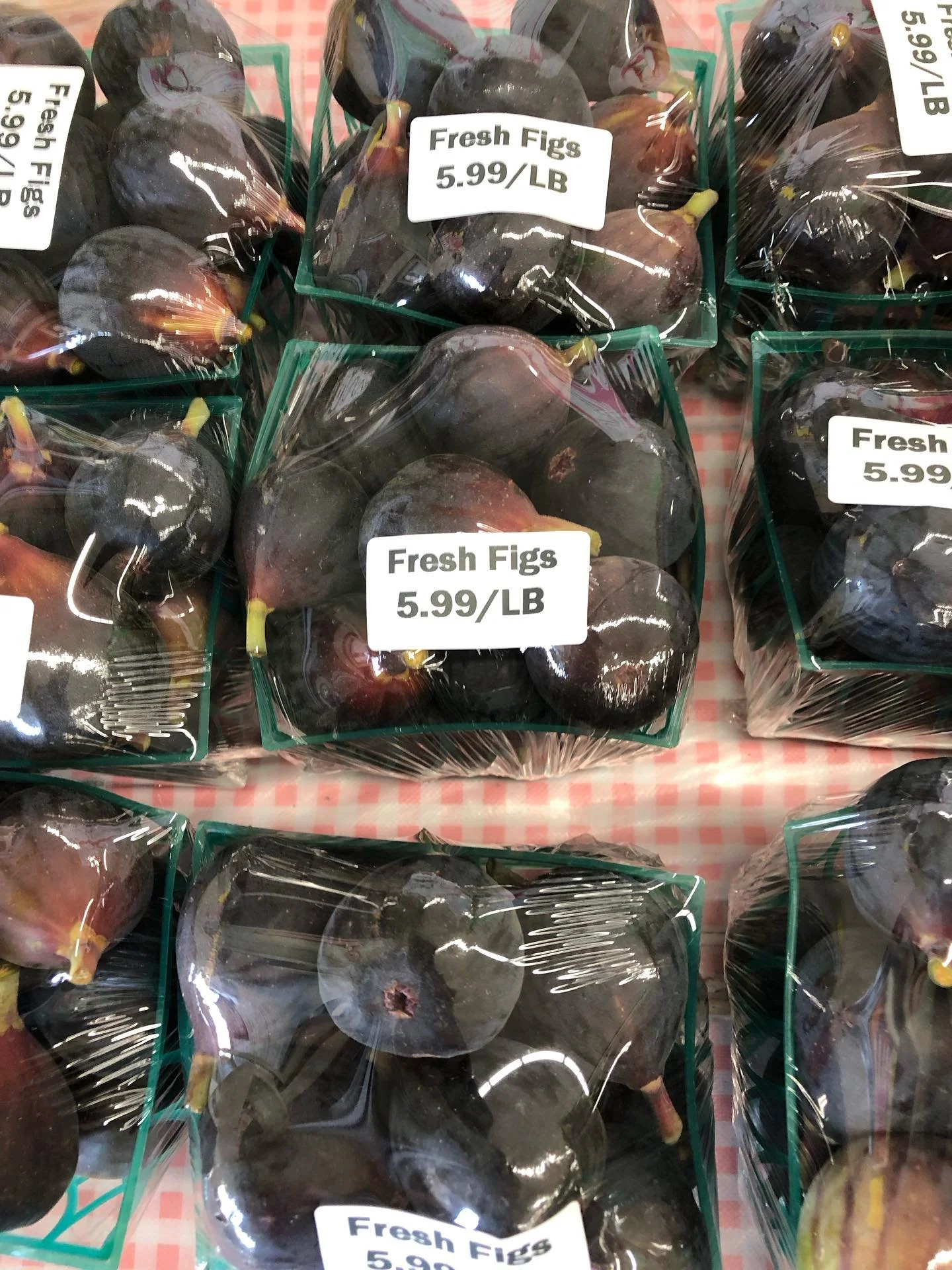 Celebrate the end of the harvest season with fresh fruits for sale! When the harvest moon rises, its family times for gathering and celebrating  Mid-Autumn Moon Festival 2025 !