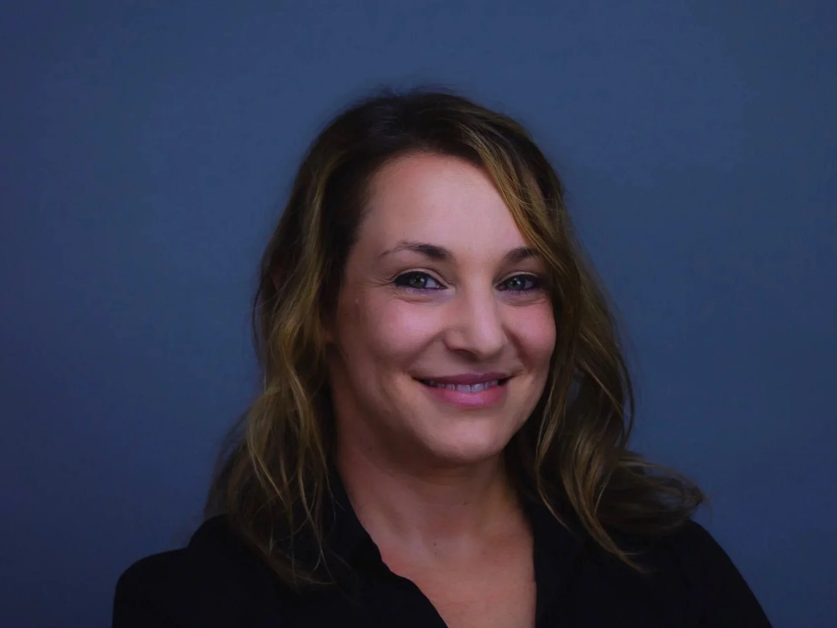 Halleli Stav therapist for families and parents using PCIT and therapy for adult women facing life changes