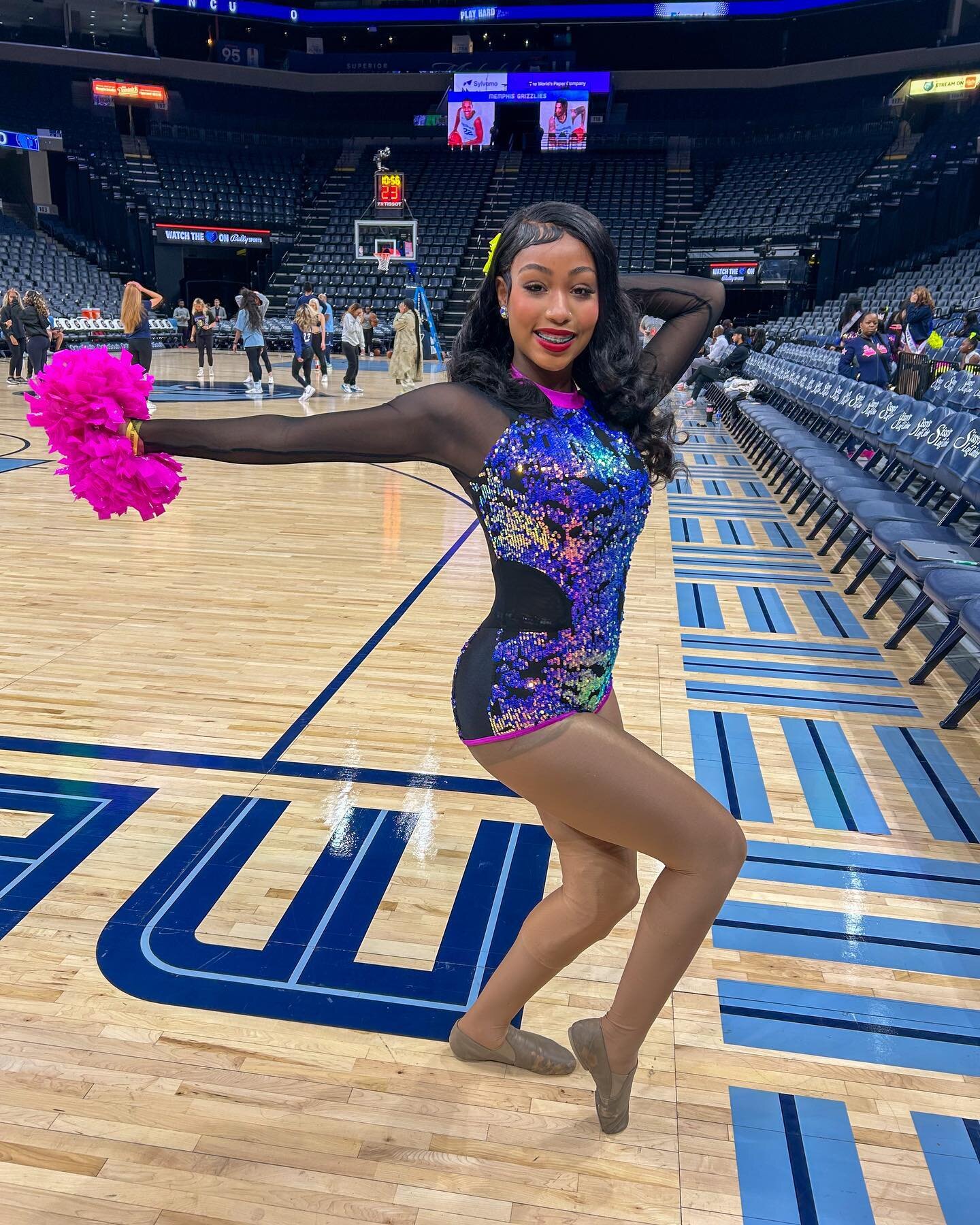 Sereniti Janae, one of our Southern Belles serving nothing but FACE and ATTITUDE! 🩷💙

#explorepage #majorette #prettybrowndancers #viral #views #dancers #explorepage #majorette #prettybrowndancers #viral #views #dancers #majorettemadness #majorette