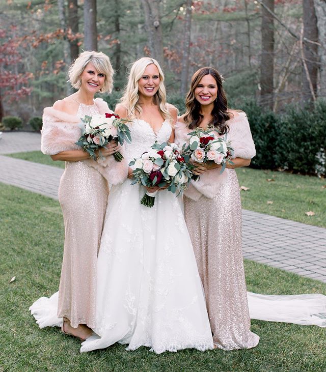 i&rsquo;ve been loving the small bridal party trend lately! diane &amp; her bridesmaids looked so stunning ⁣last weekend ✨✨✨ ⁣⁣
.⁣⁣
.⁣⁣
.⁣⁣⁣⁣⁣
.⁣⁣⁣⁣⁣
.⁣⁣⁣⁣⁣
#weddingphotographer #bostonweddingphotographer #vermontweddingphotographer #newengland #newe