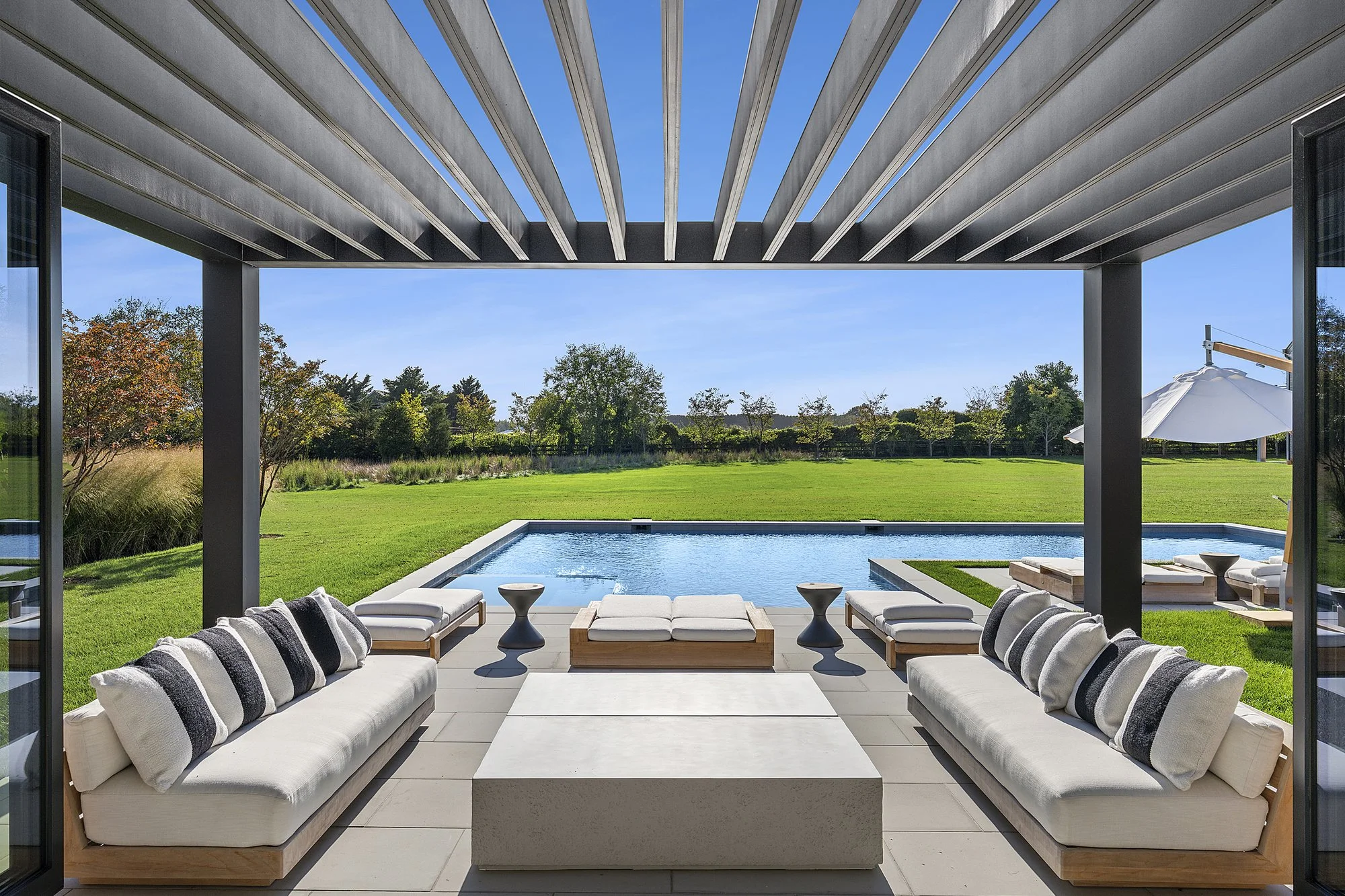 Scuttle Hole backyard pool shot.jpg