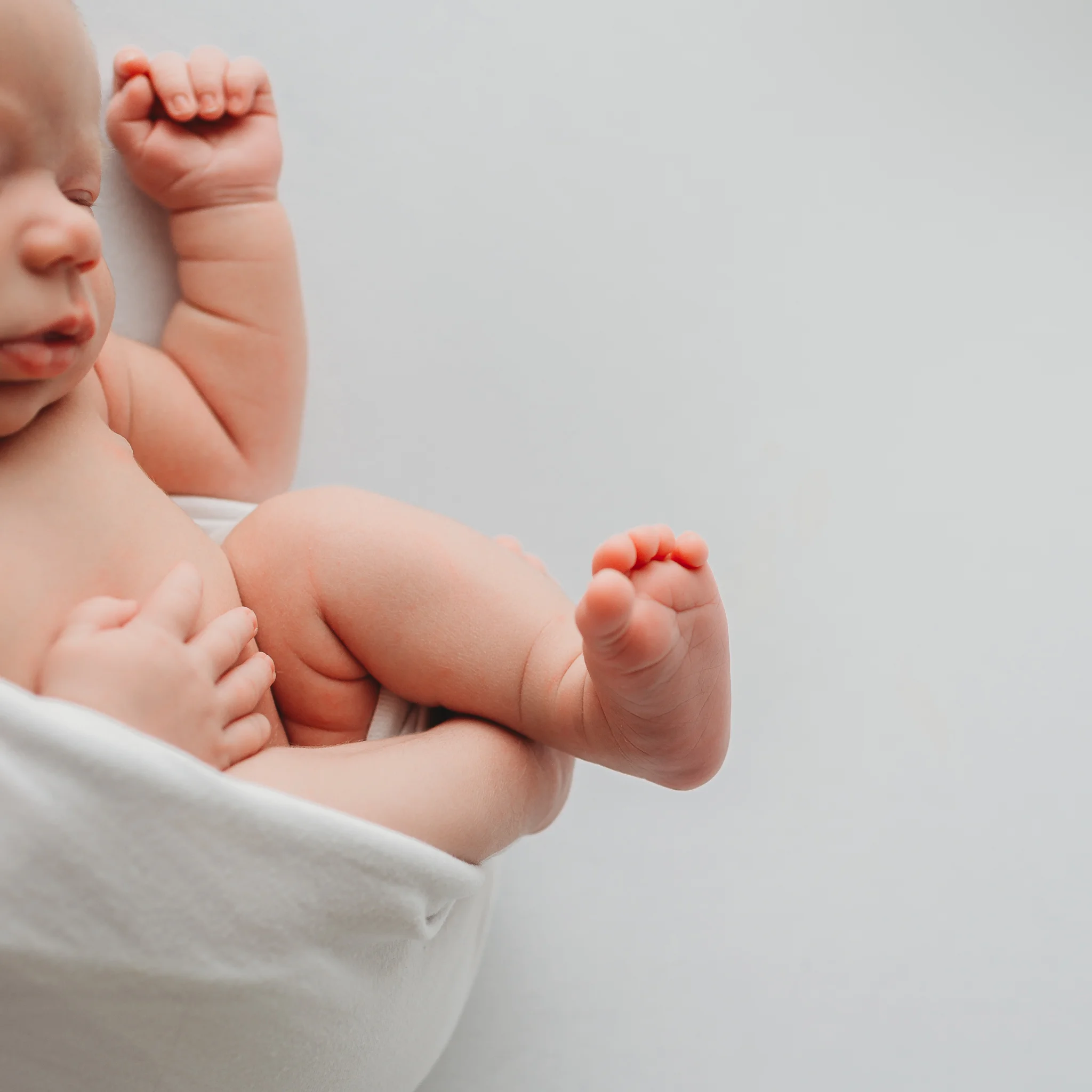 kelowna_newborn_photographer_lifestyle-1-2.jpg