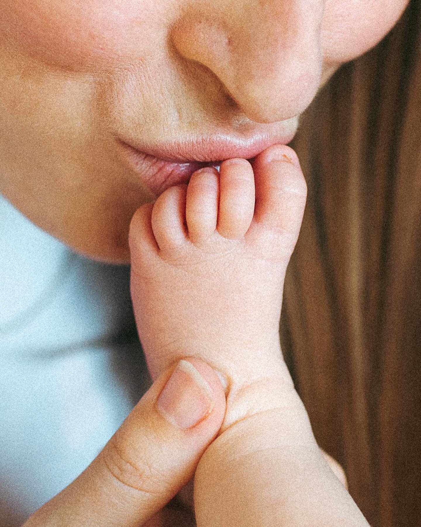 Just some of the sweetness that&rsquo;s on my screen at the moment. 😍💛🥹 

Pregnant mamas, please bring me your babies. Or I guess let me come to you and your babies. My screen needs to be filled with more tender moments like these.