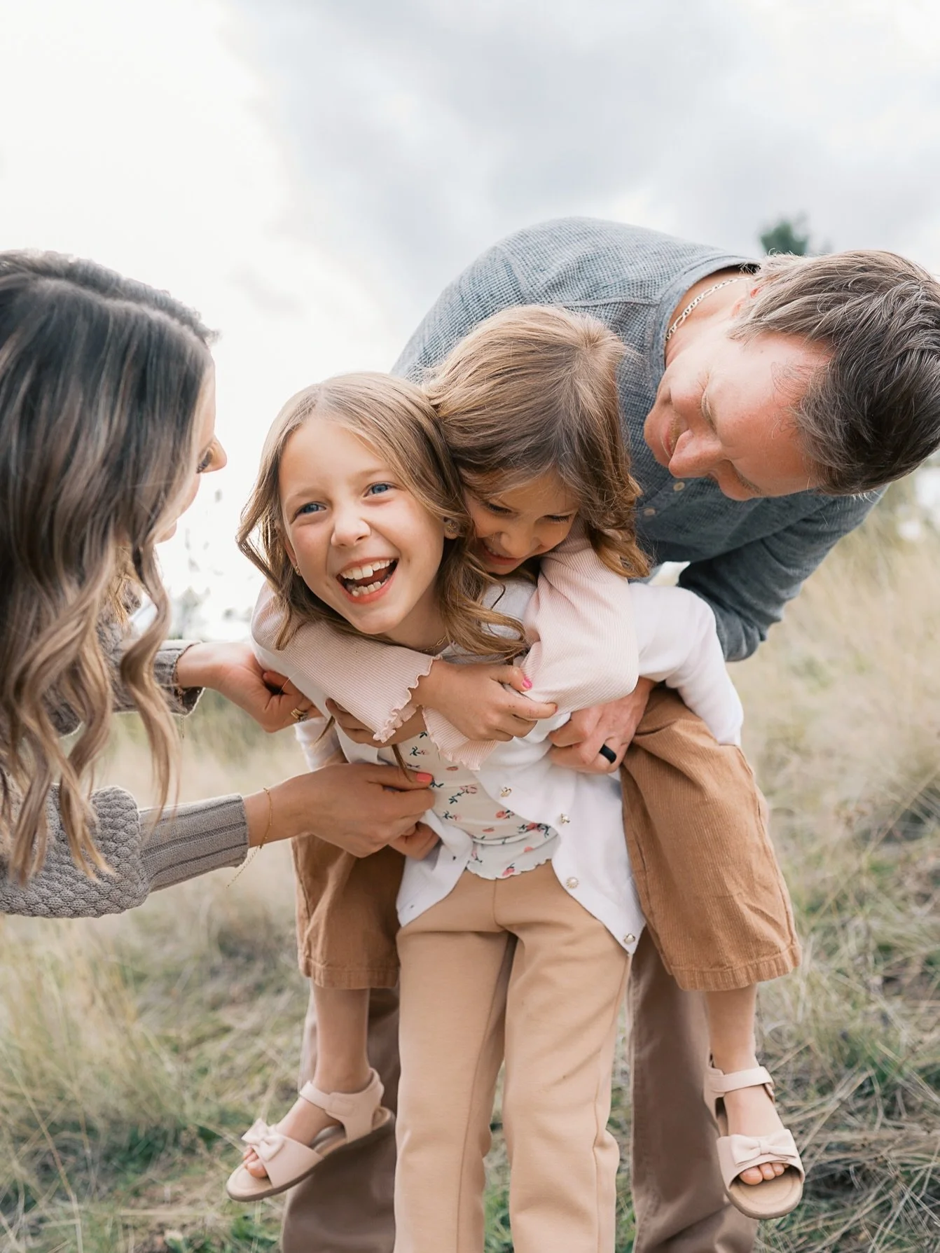 Favourites from a recent spring session. Mostly digital and a couple film images. 

Kelowna family photographer 
Kelowna photographer