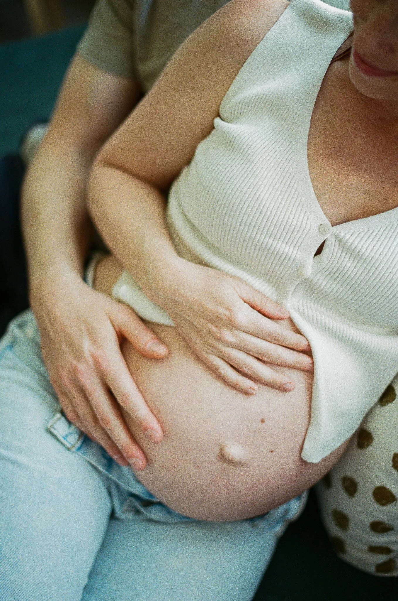 kelowna maternity photographer_-22.jpg