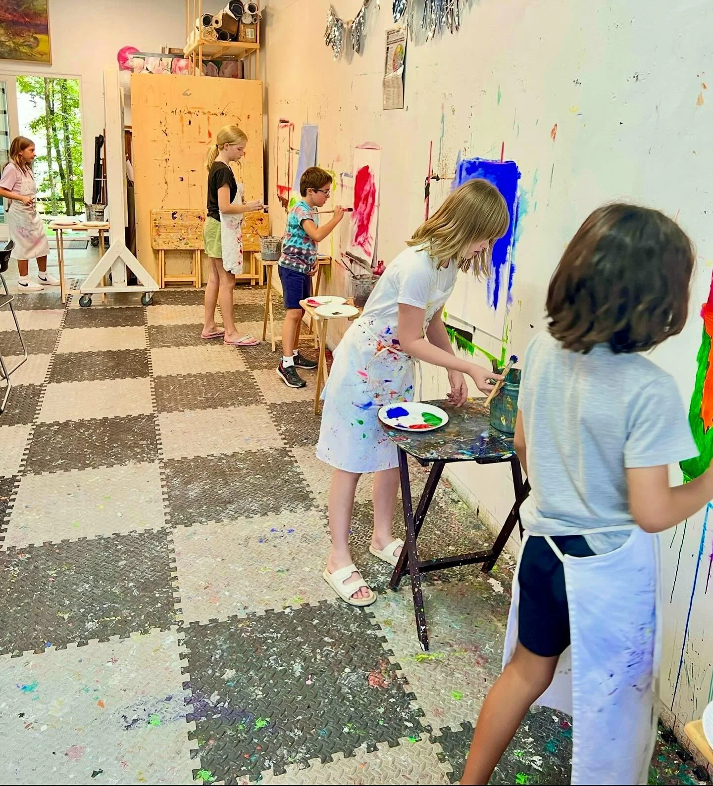 Oh yes, these kids in my Junior Studio group are dancing and singing to the K Pop Demon Hunters soundtrack and having a blast! 

#RoswellParents #RoswellGA #AtlantaParents #AlpharettaParents #WoodstockParents #EastCobbMoms #EastCobbParents #JohnsCree