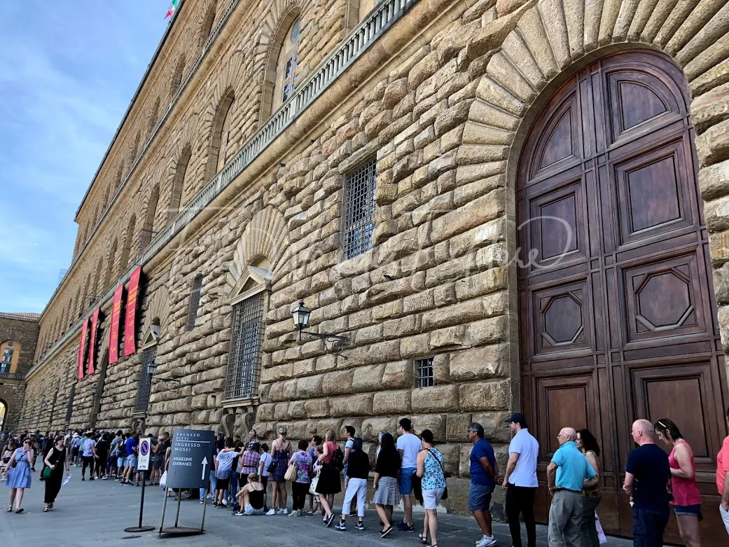 boboli gardens entry line.jpg