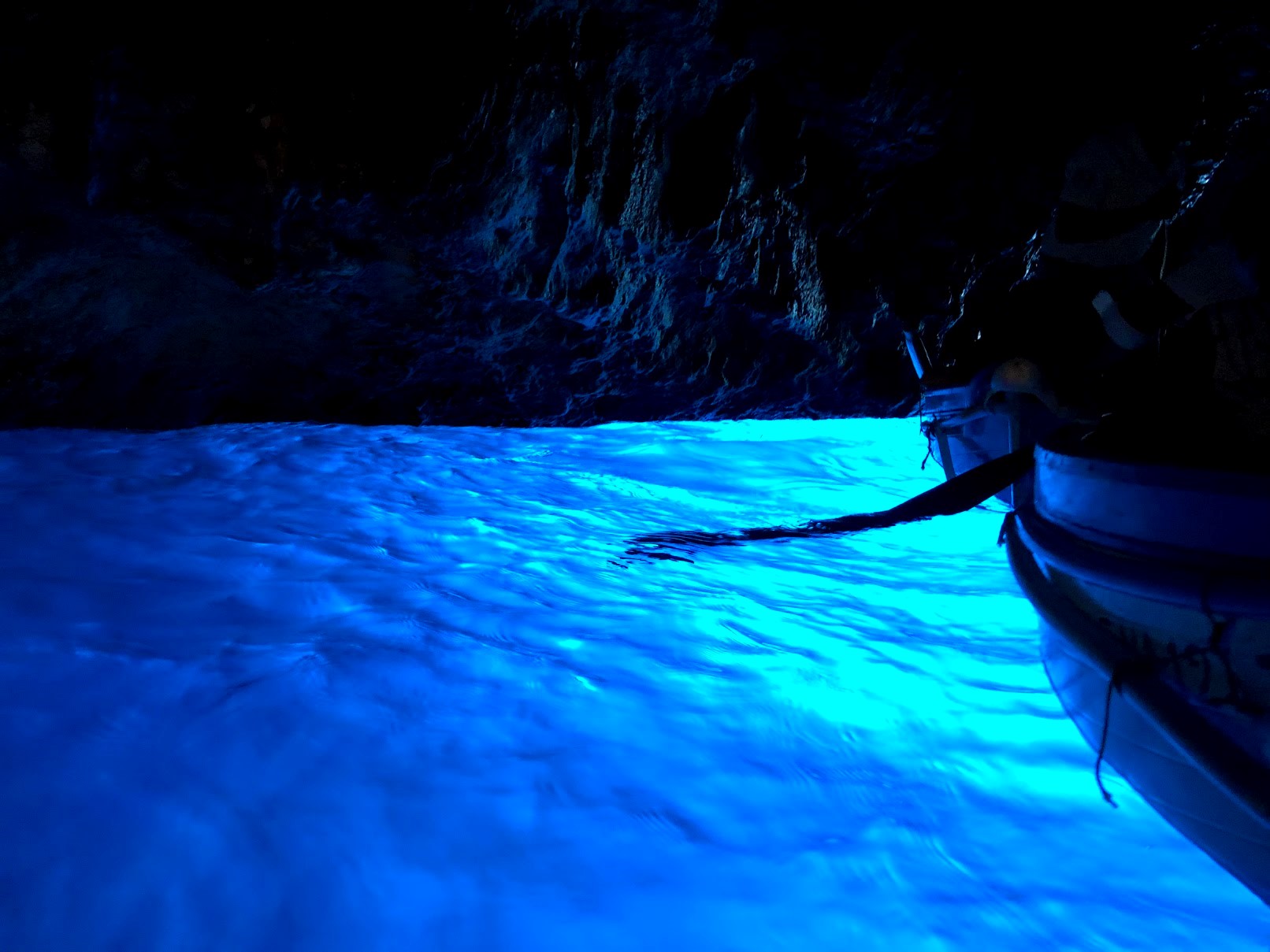 How to Enter the Capri Blue Grotto in Italy - Capri (Grotta Azzurra) —  REmotiFIRE by EatWanderExplore