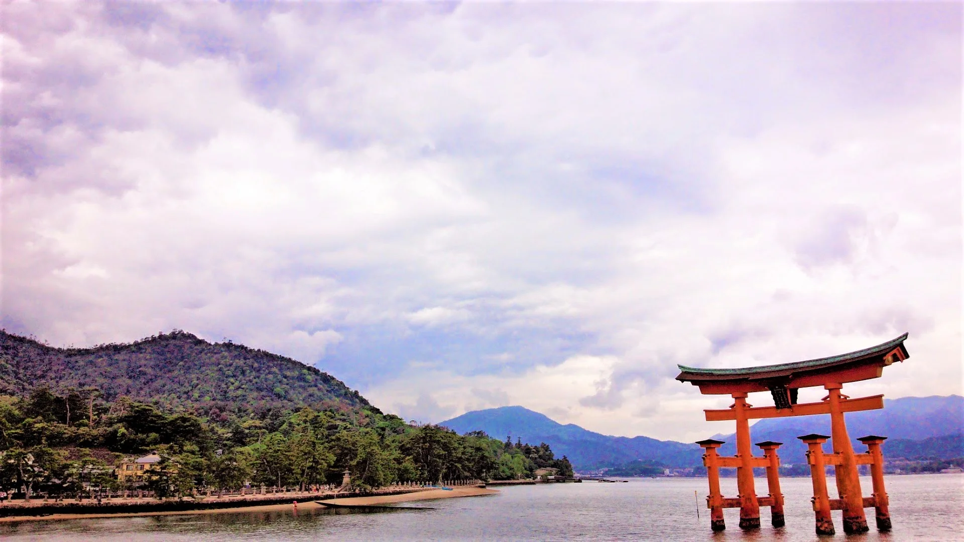 Itsukushima Floating Torii Gate, Hatsukaichi, Hiroshima Prefecture