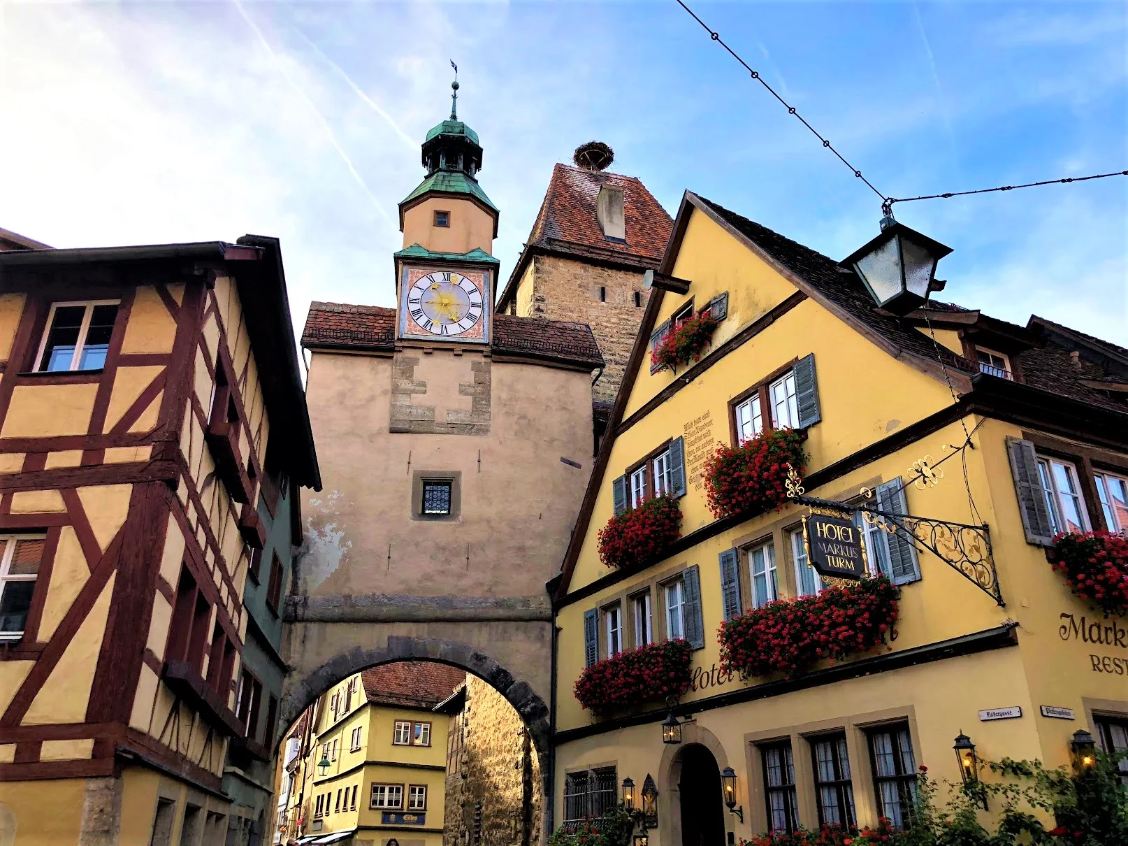 Biergarten Exterior: Röderbogen next to Markusturm, Rothenburg ob der Tauber